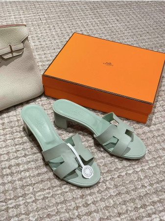 UA Hermès Oasis Sandal