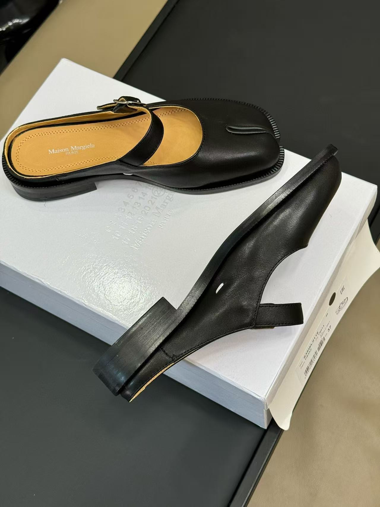 ua ma*s*n Ma*i*la tabi city mary-jane mules