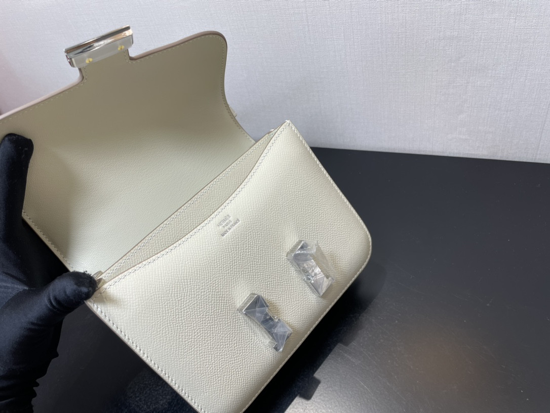 Hermès Constance 19 Epsom Silver Hardware 7.25" x 6.25" x 2.25"