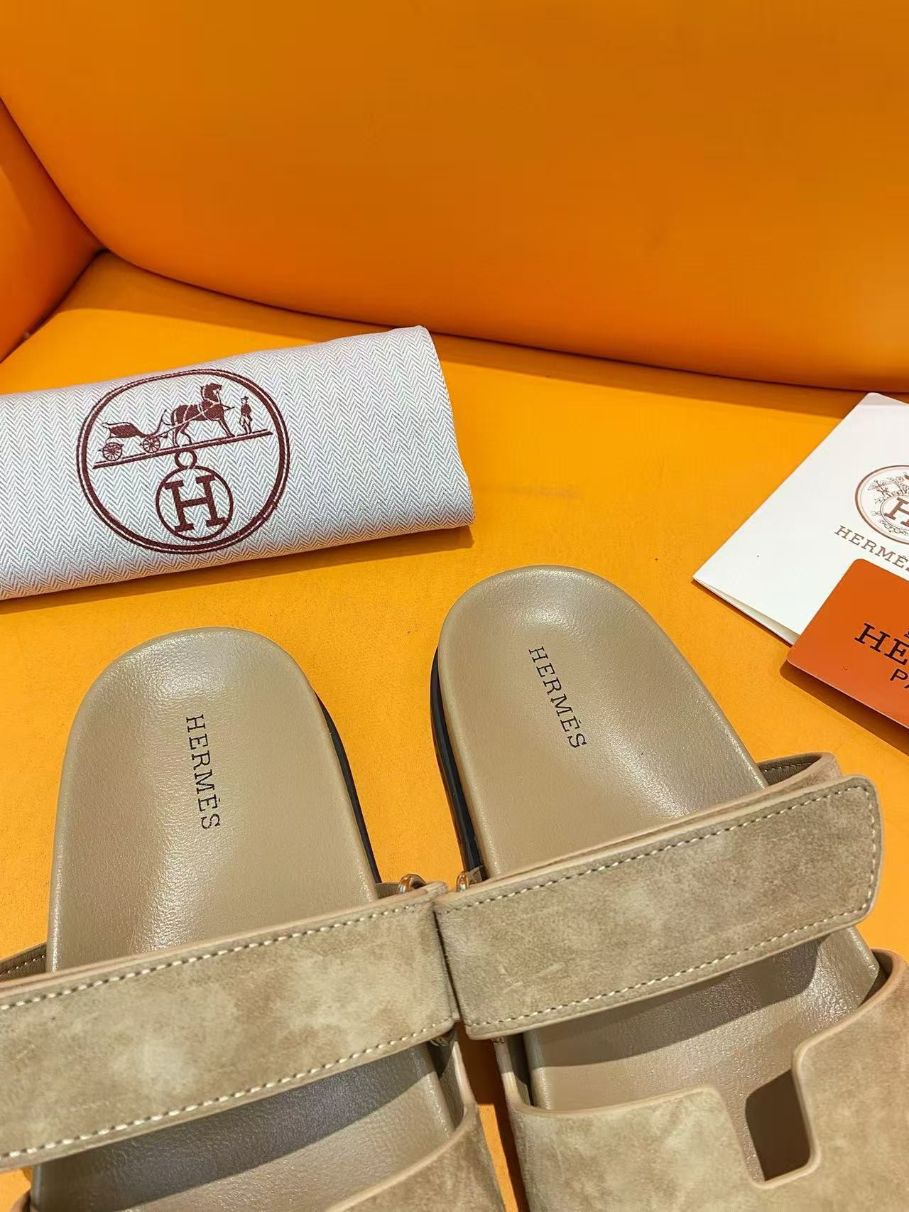 UA Hermès Chypre Sandal