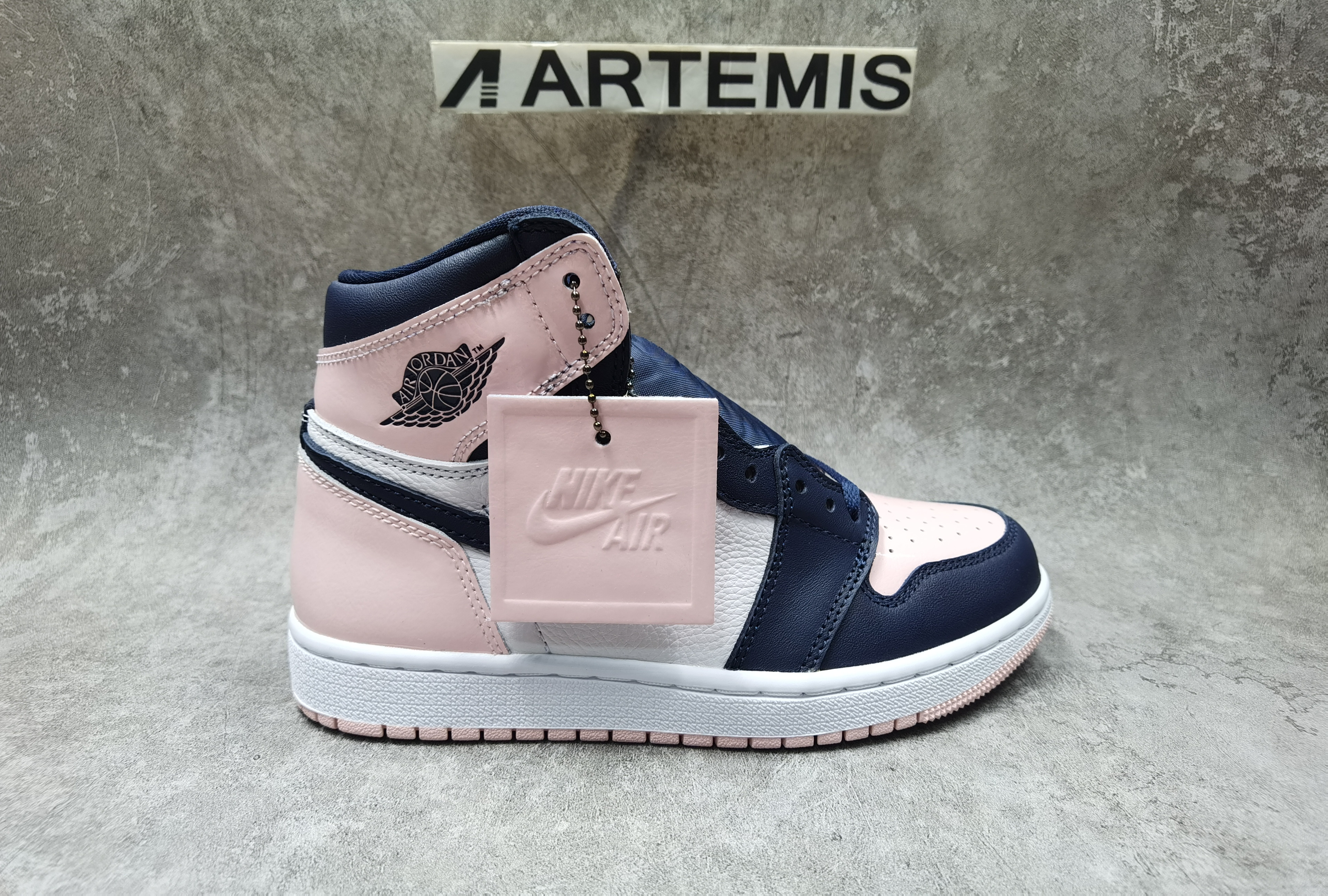Air Jordan 1 Retro High OG SE Bubble Gum Atmosphere