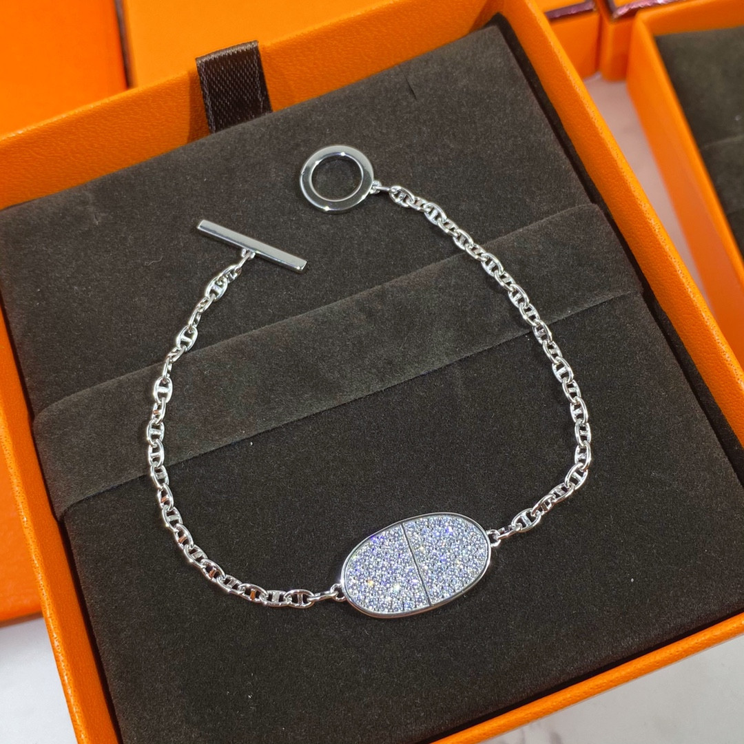 Hermès Round H Pendant Bracelet