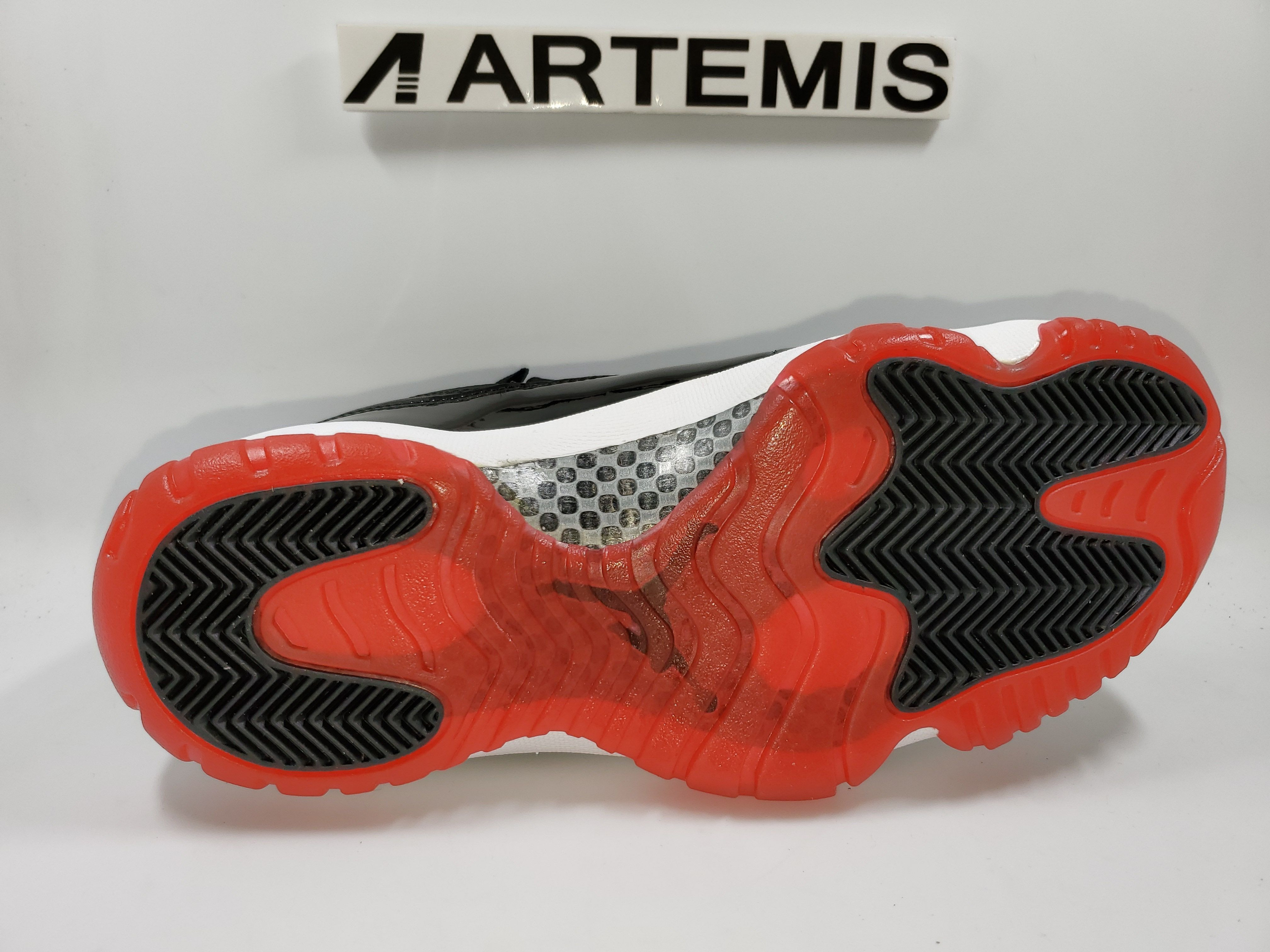 Air Jordan 11 Retro Playoffs (2012)