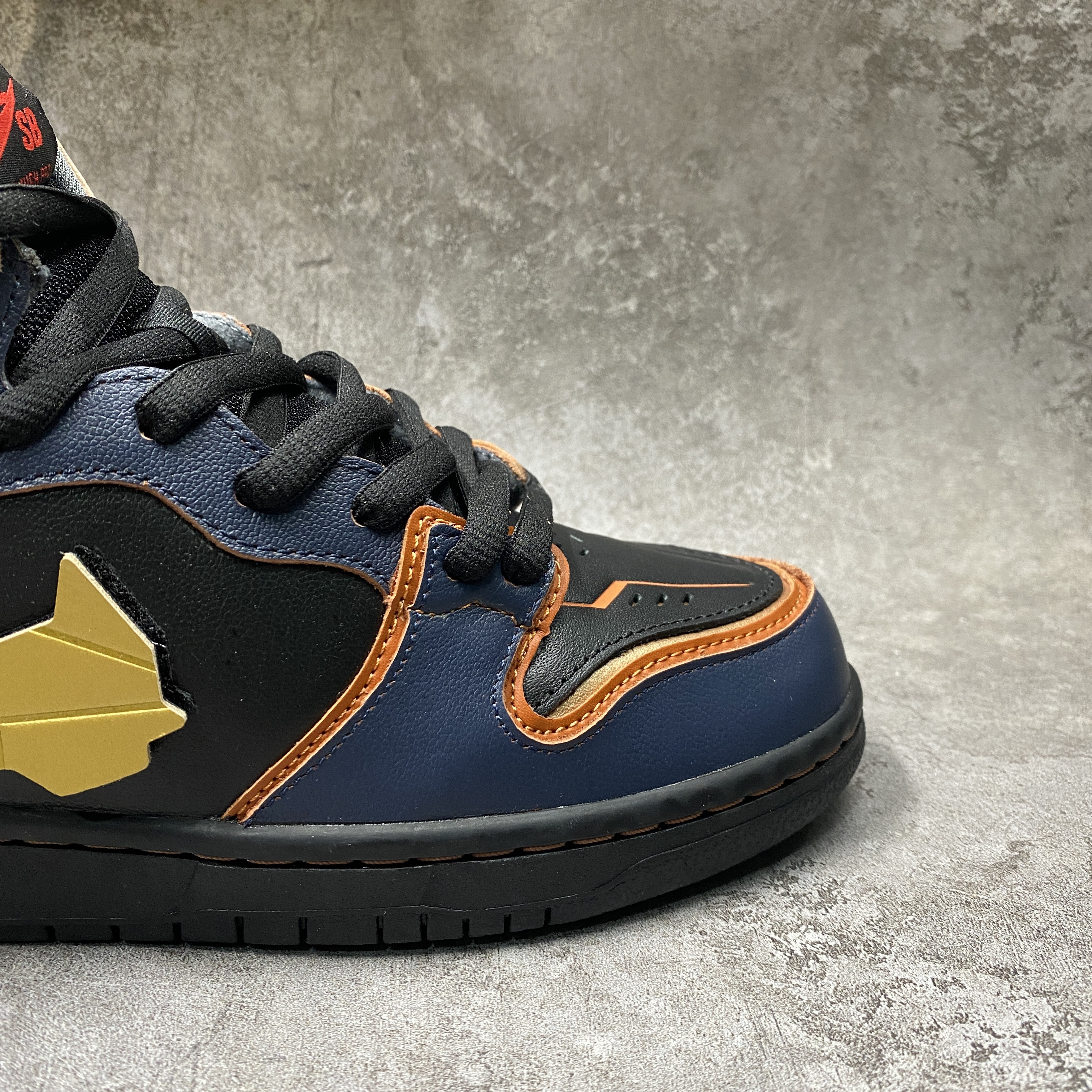 Nike SB Dunk High RX-0 Unicorn Gundam 02 Banshee