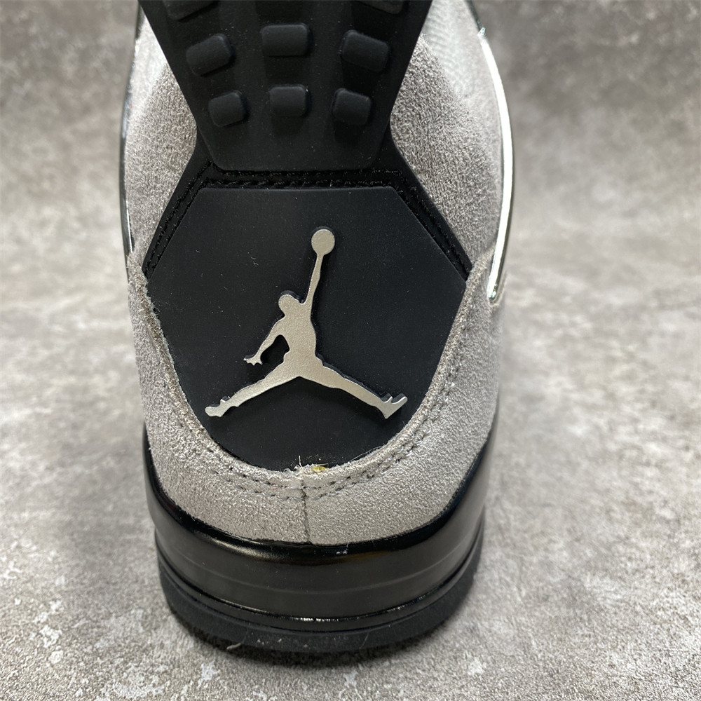 AIR JORDAN 4 RETRO