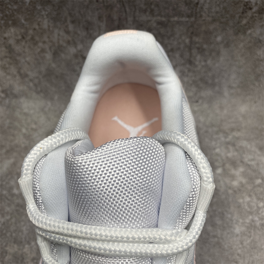 WMNS AIR JORDAN 11 RETRO LOW