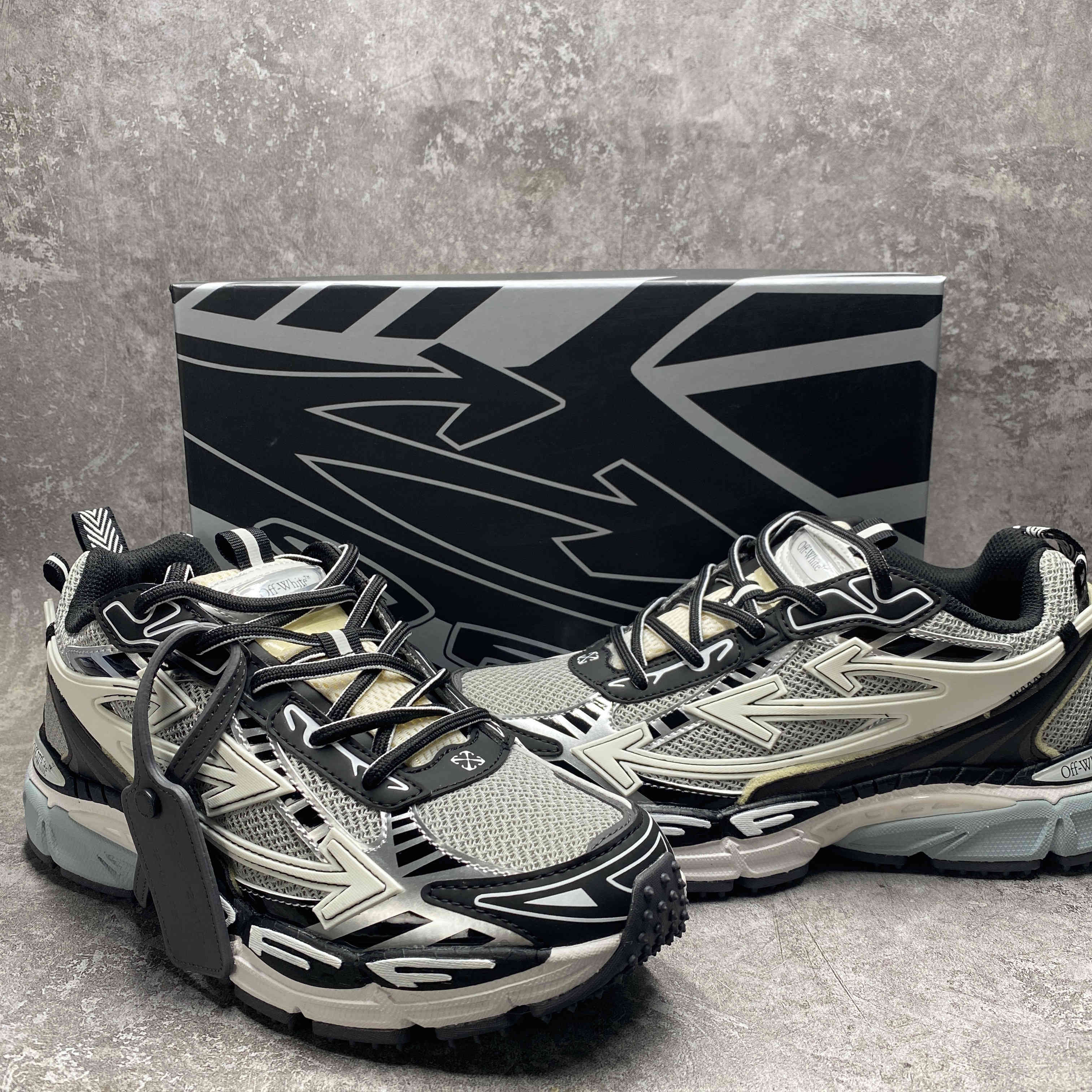 UA Off-White "BE RIGHT BACK"