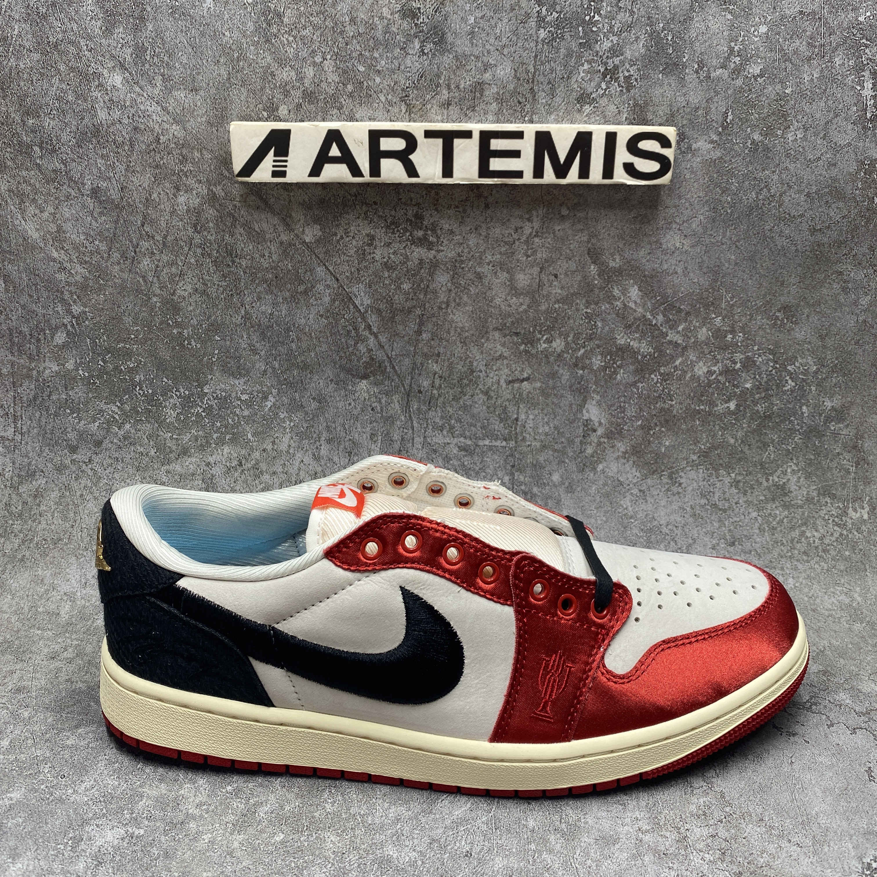 UA Jordan 1 Retro Low OG Trophy Room Away