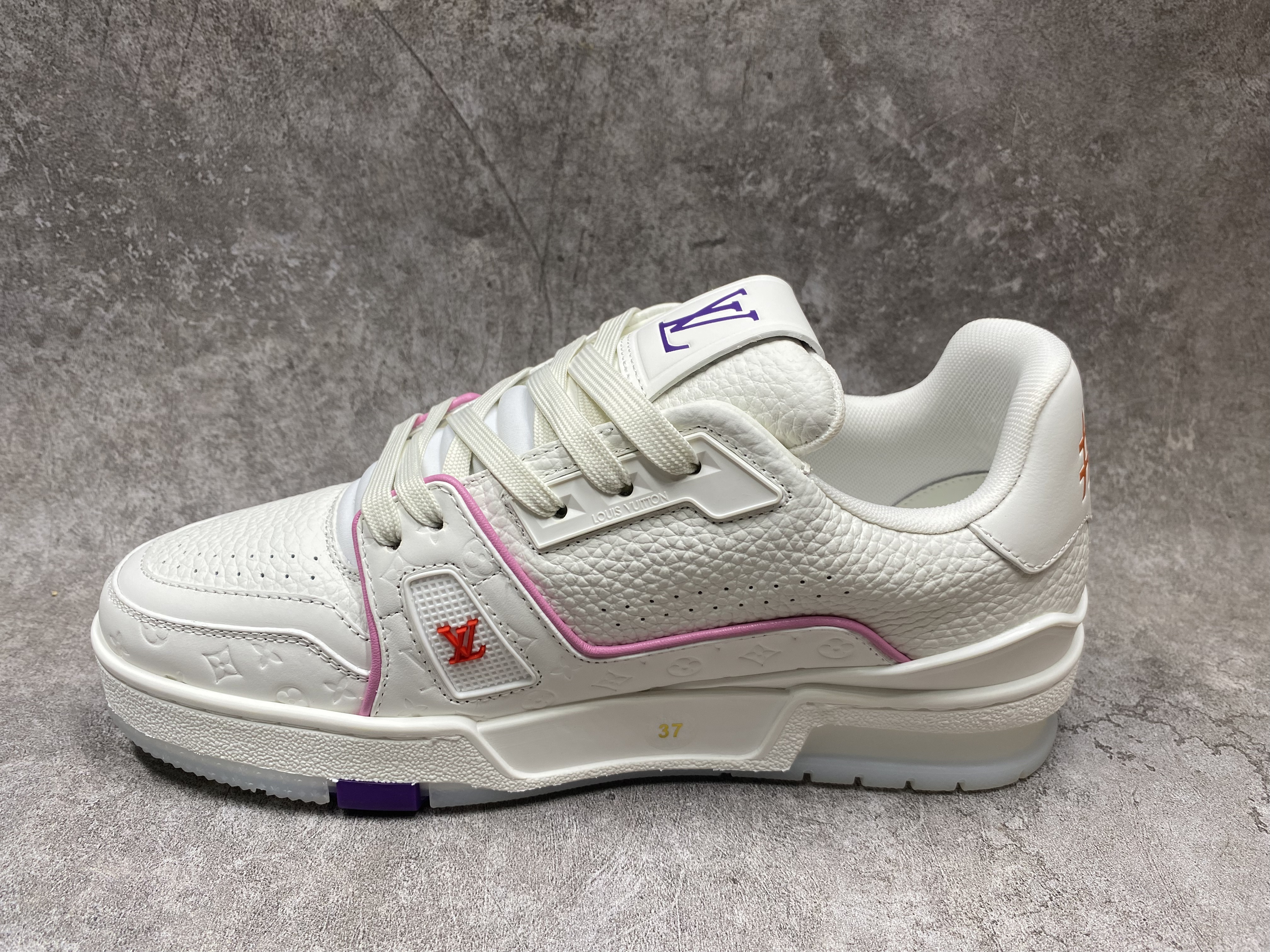 UA LV trainer Sneakers