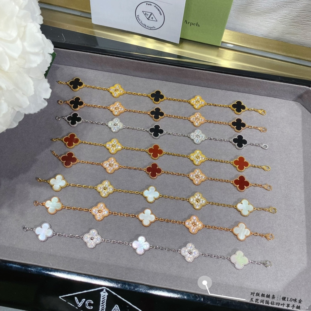 v*n cl*f & arpels interval Di*m*nd five-flower four-leaf clover bracelet
