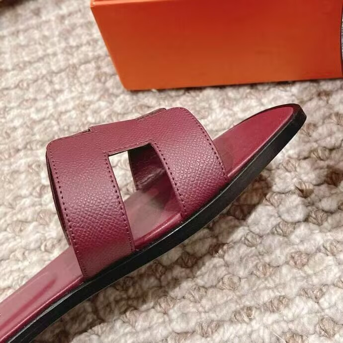 UA Hermès Oran sandal