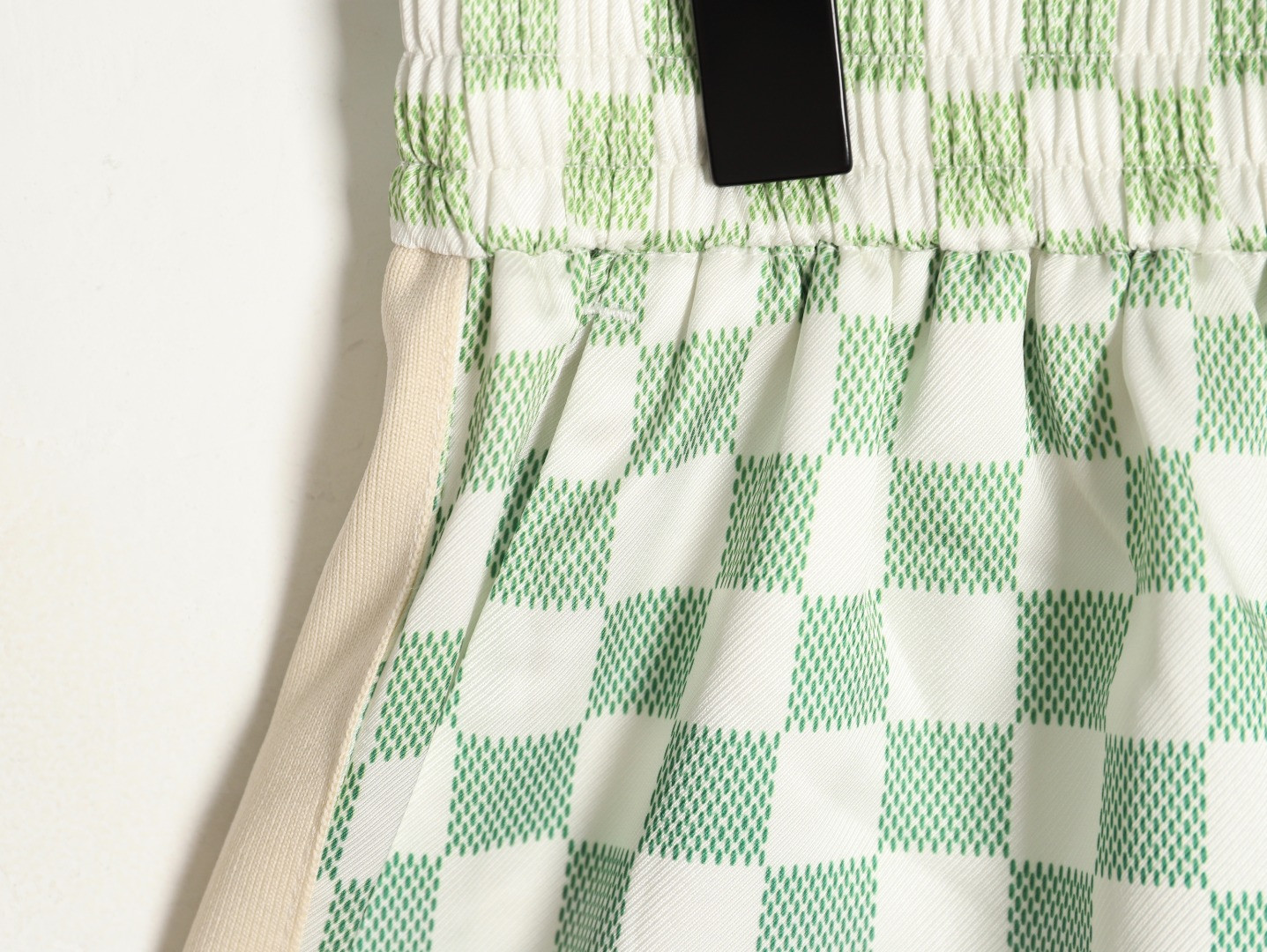 l0*is V*t0n lv shorts