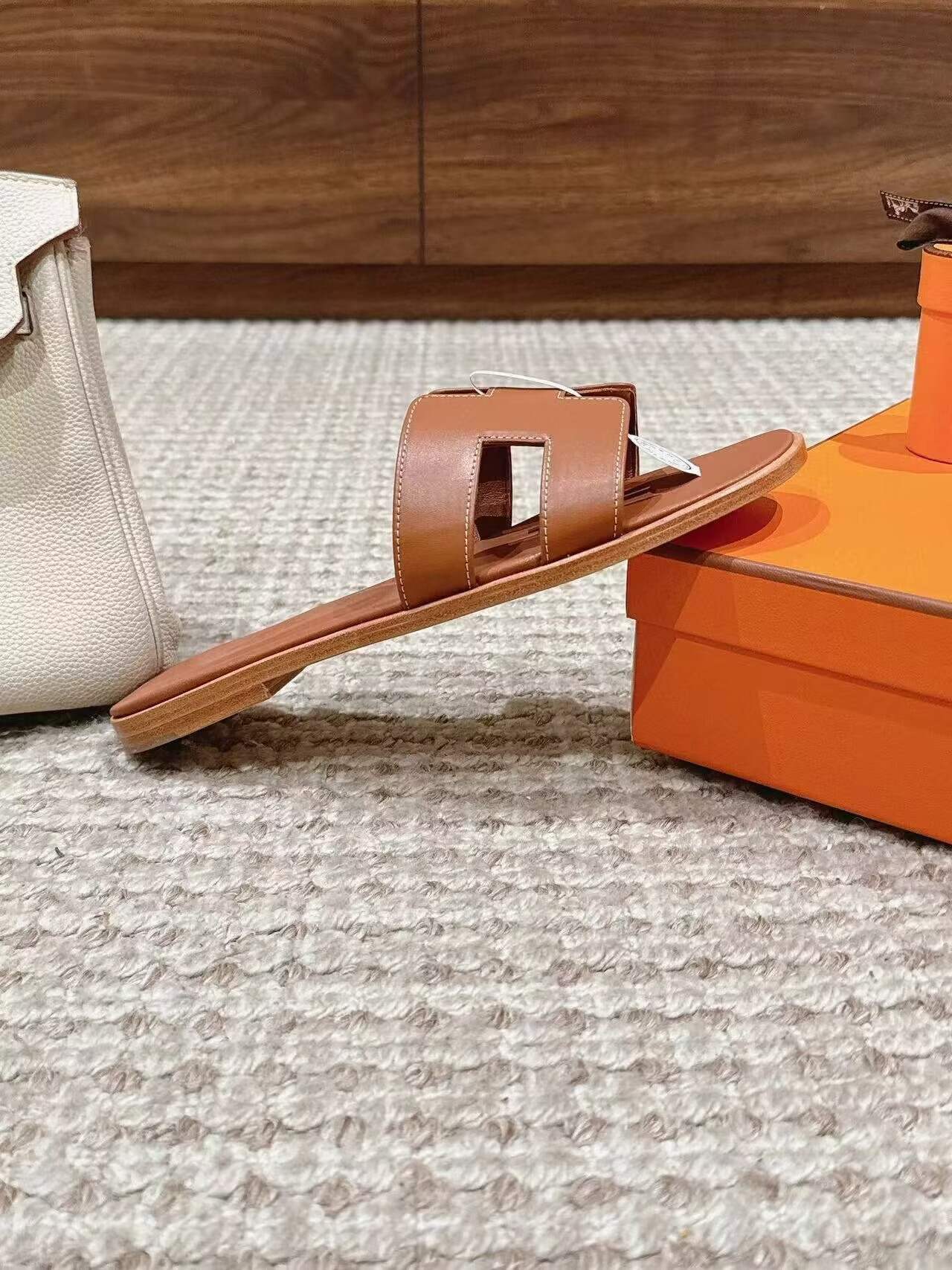 UA Hermès Oran sandal