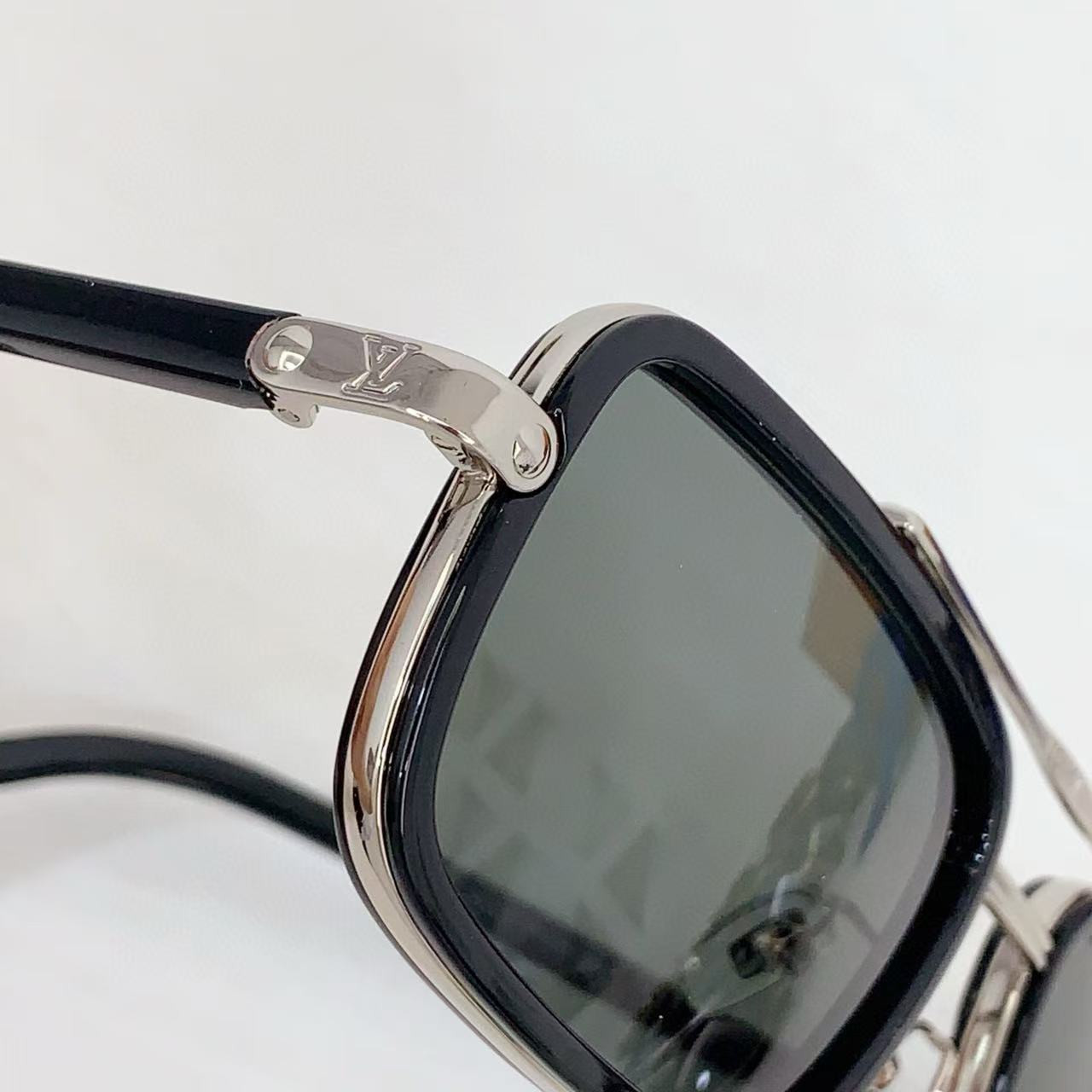 LV Signature Duo Square Sunglasses Z2212U