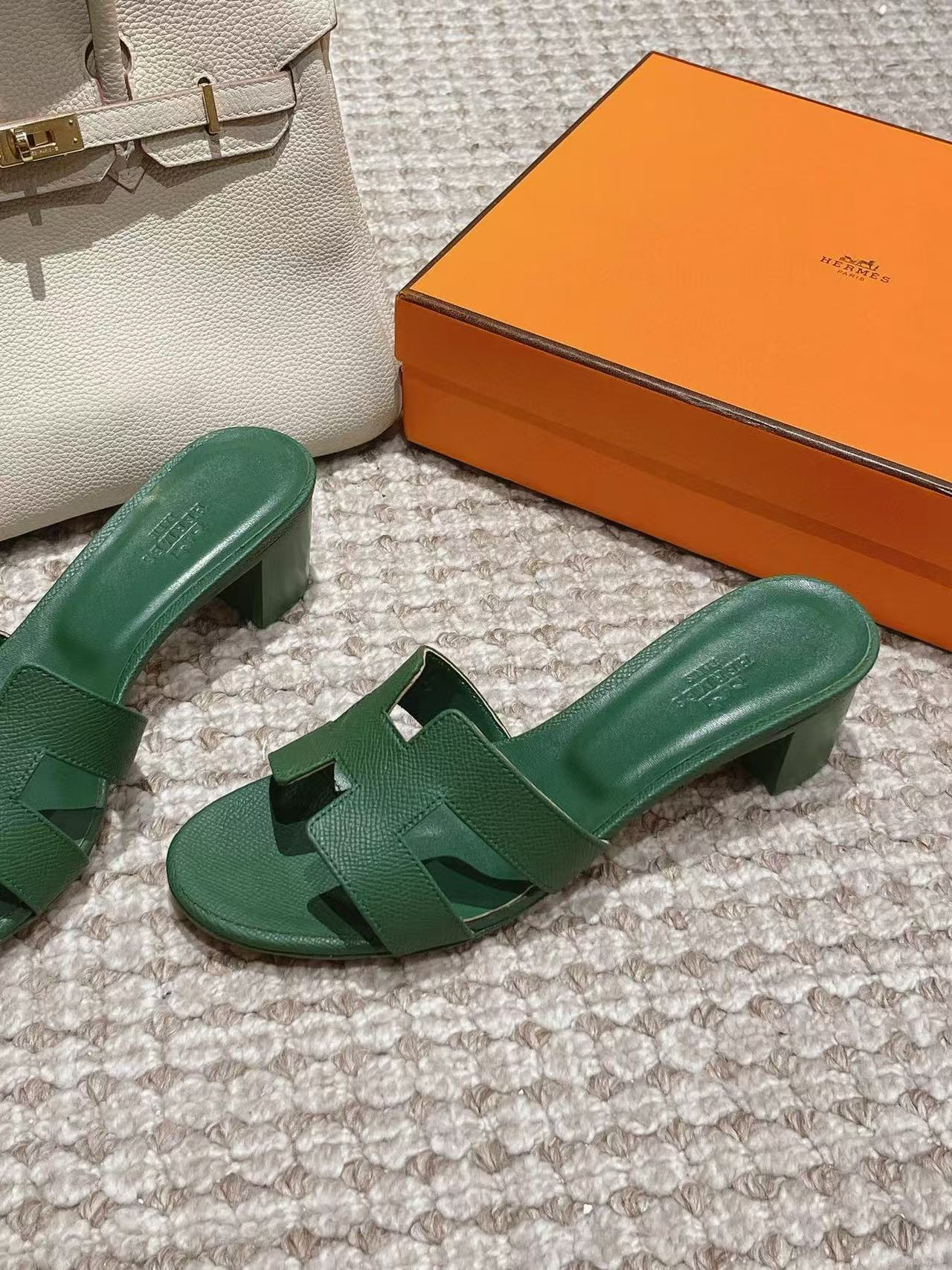 UA Hermès Oasis sandal