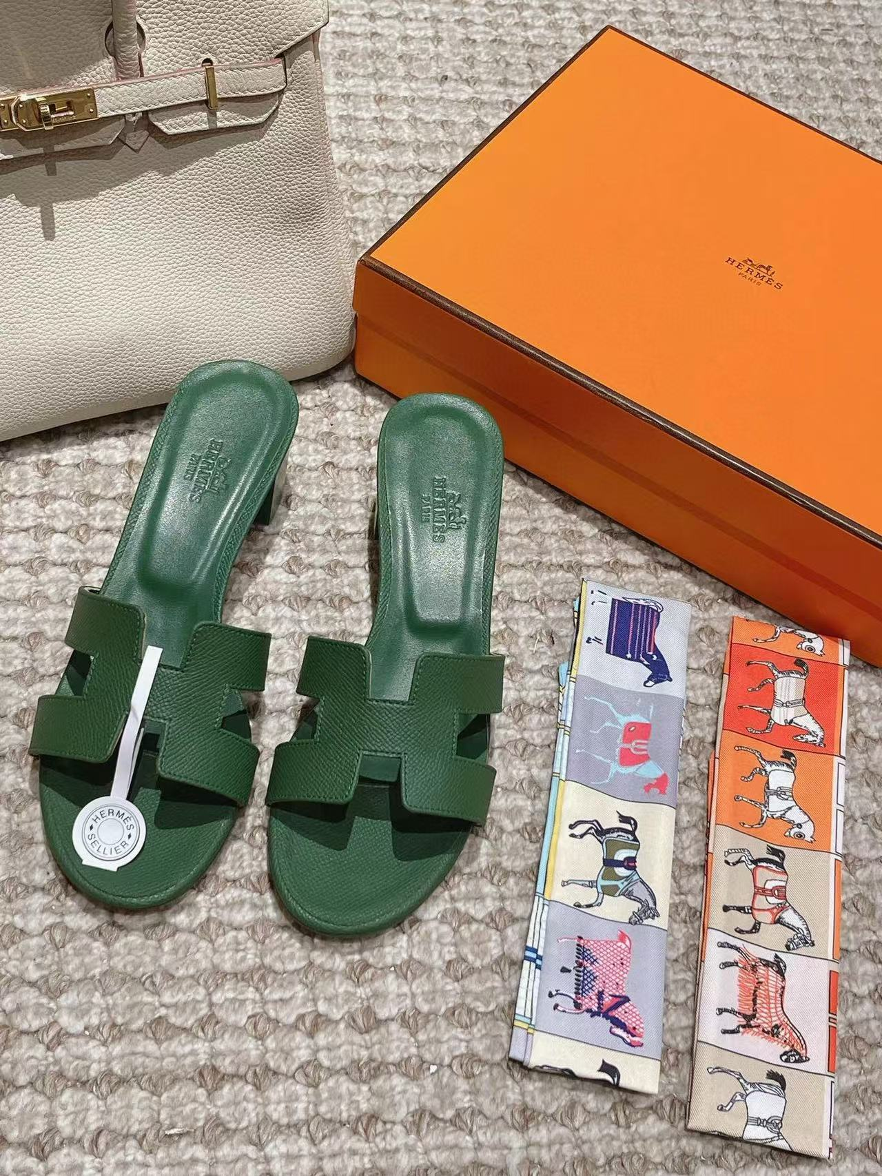UA Hermès Oasis sandal
