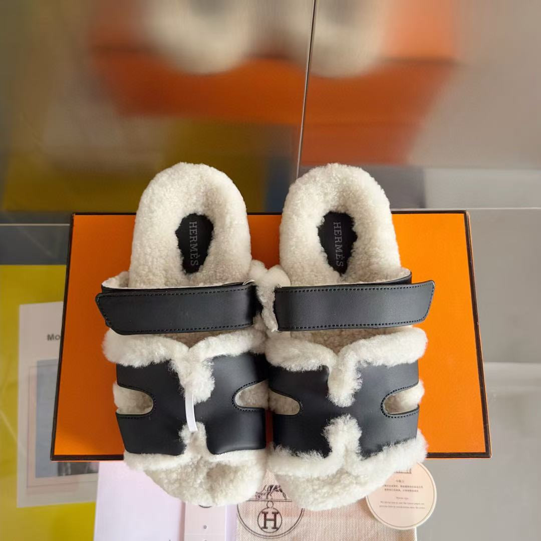 UA Hermès Chypre sandal