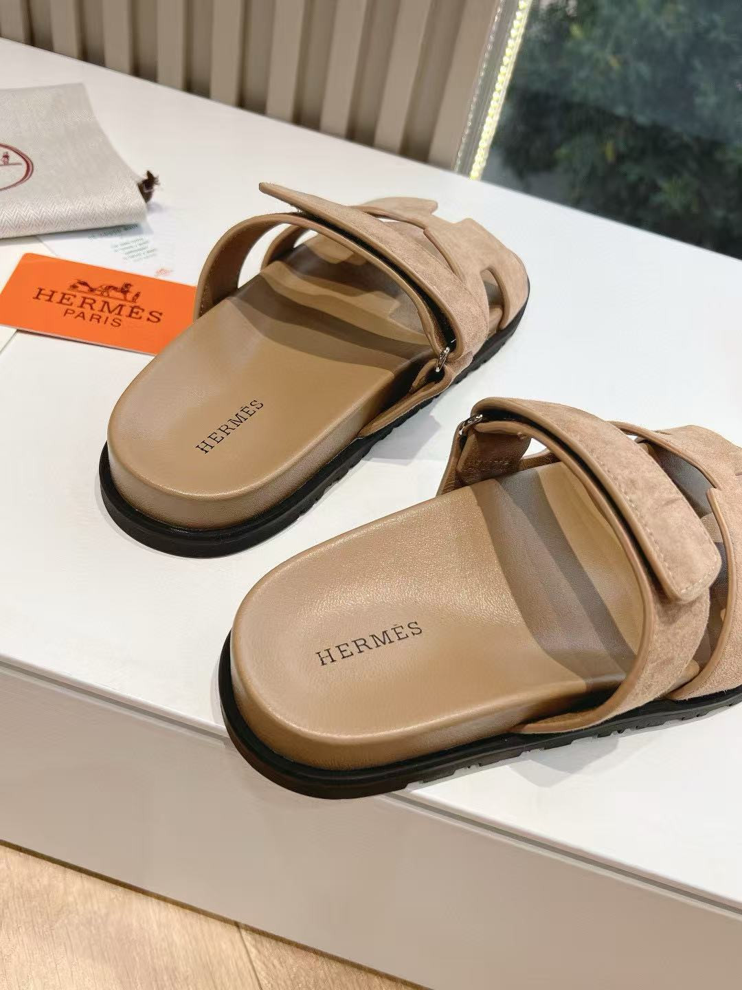 UA Hermès Chypre Sandal
