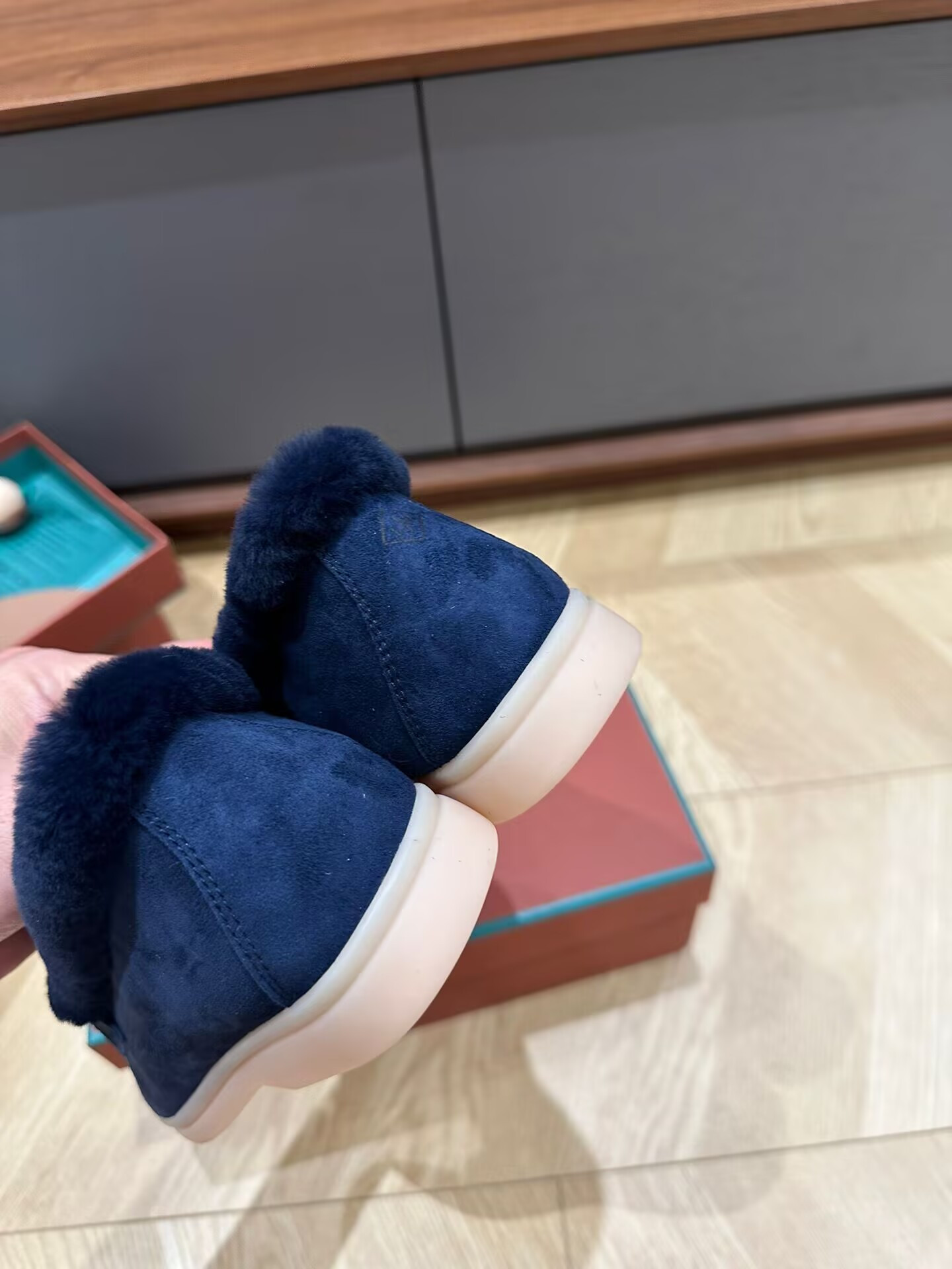 ua L**o p*ana summer charms walk loafers