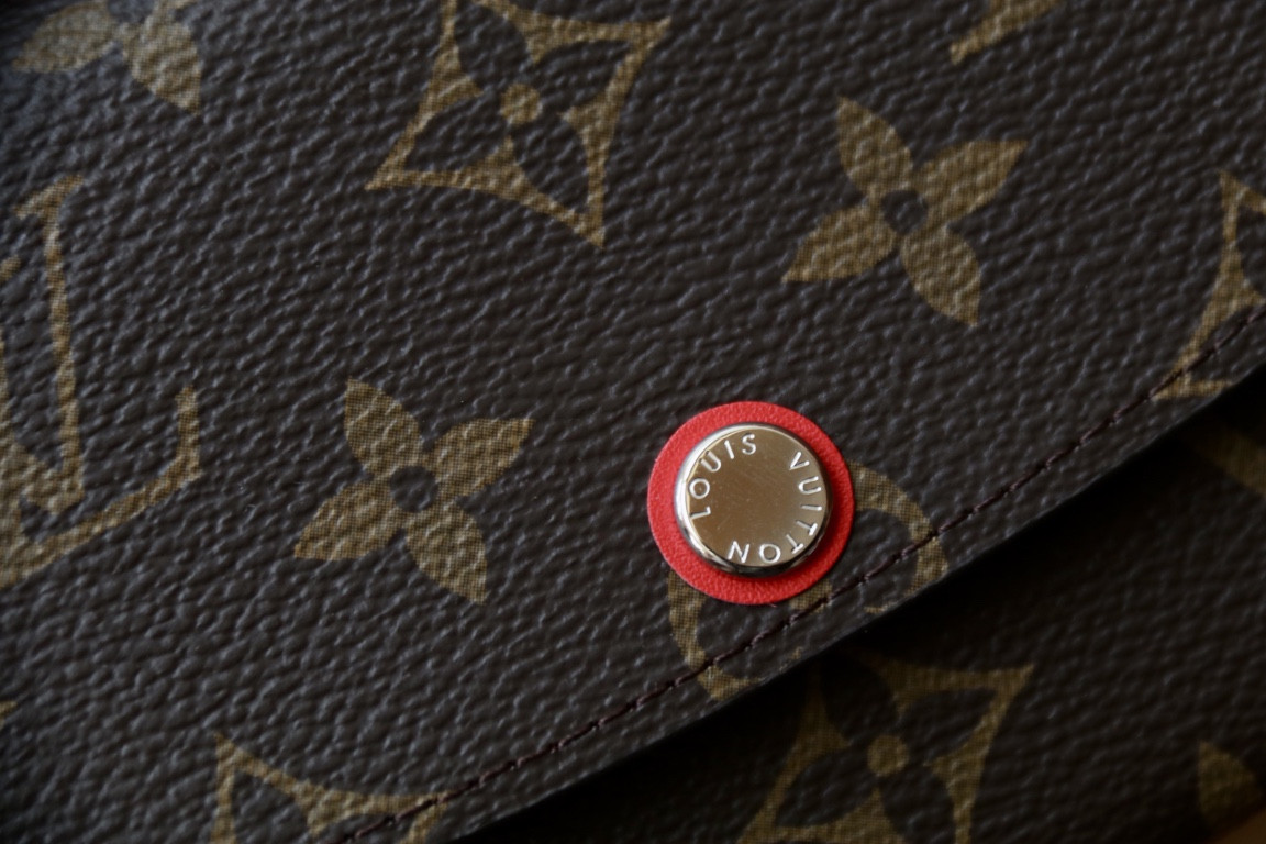 LV EMILIE Wallet M82919 19 x 10 x 2 cm