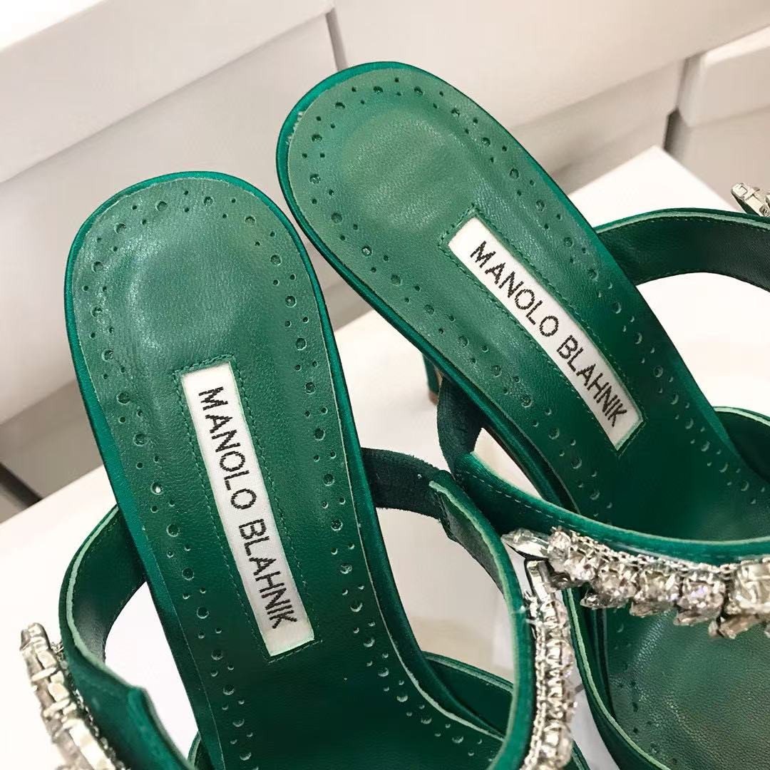 UA MANOLO BLAHNIK Shoes