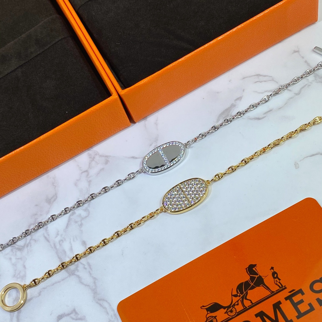 Hermès Round H Pendant Bracelet