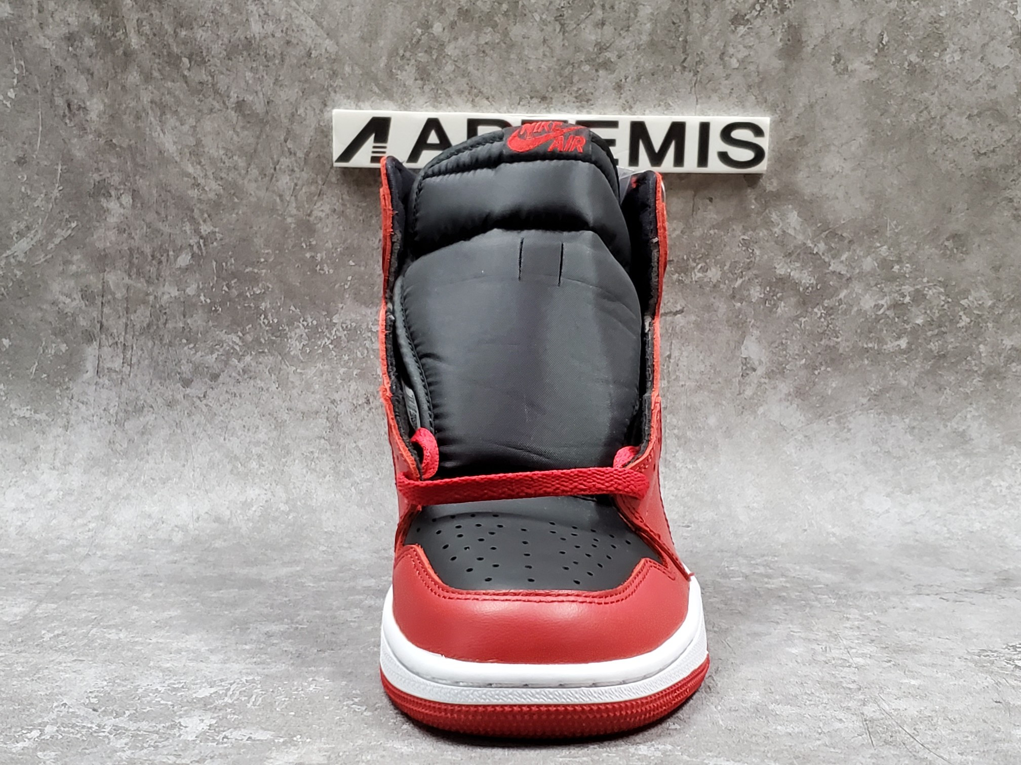 Air Jordan 1 Retro High 85 Varsity Red