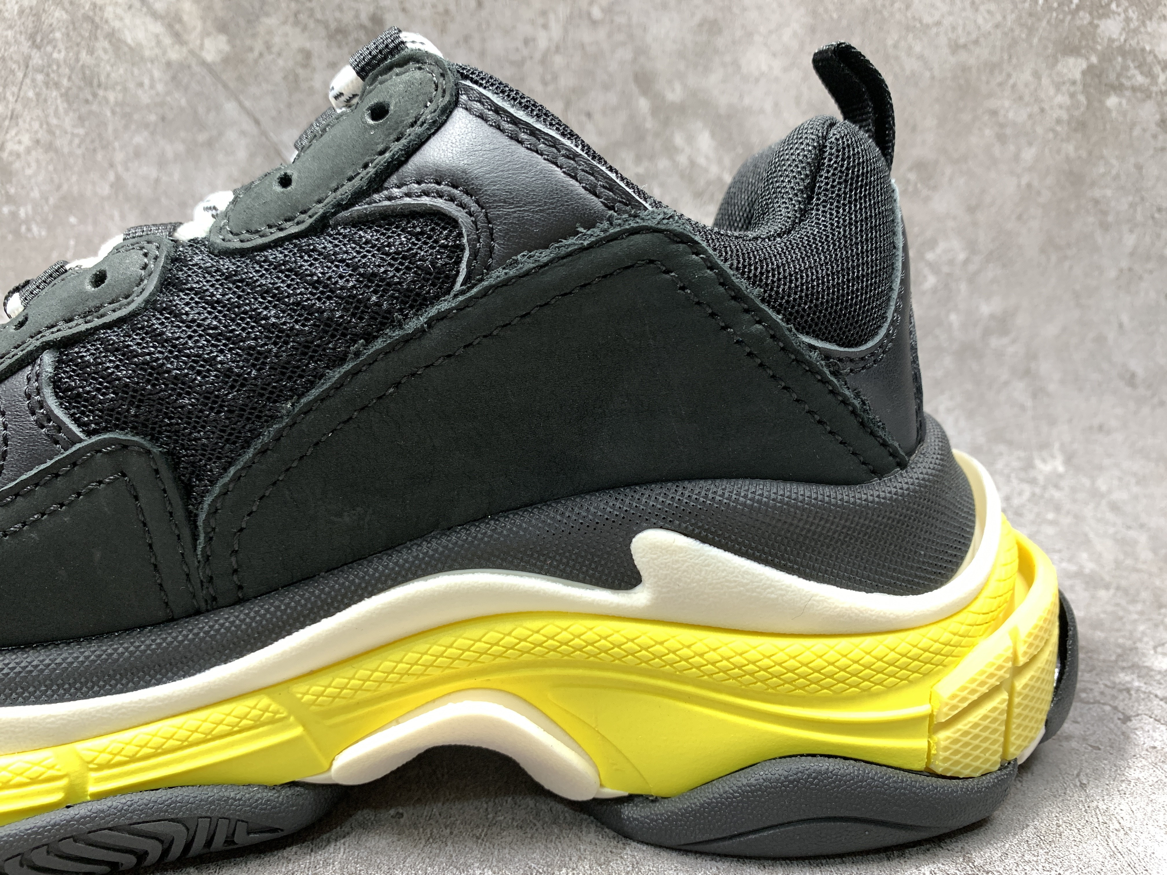 Balenciga Triple S Sneaker Black Yellow