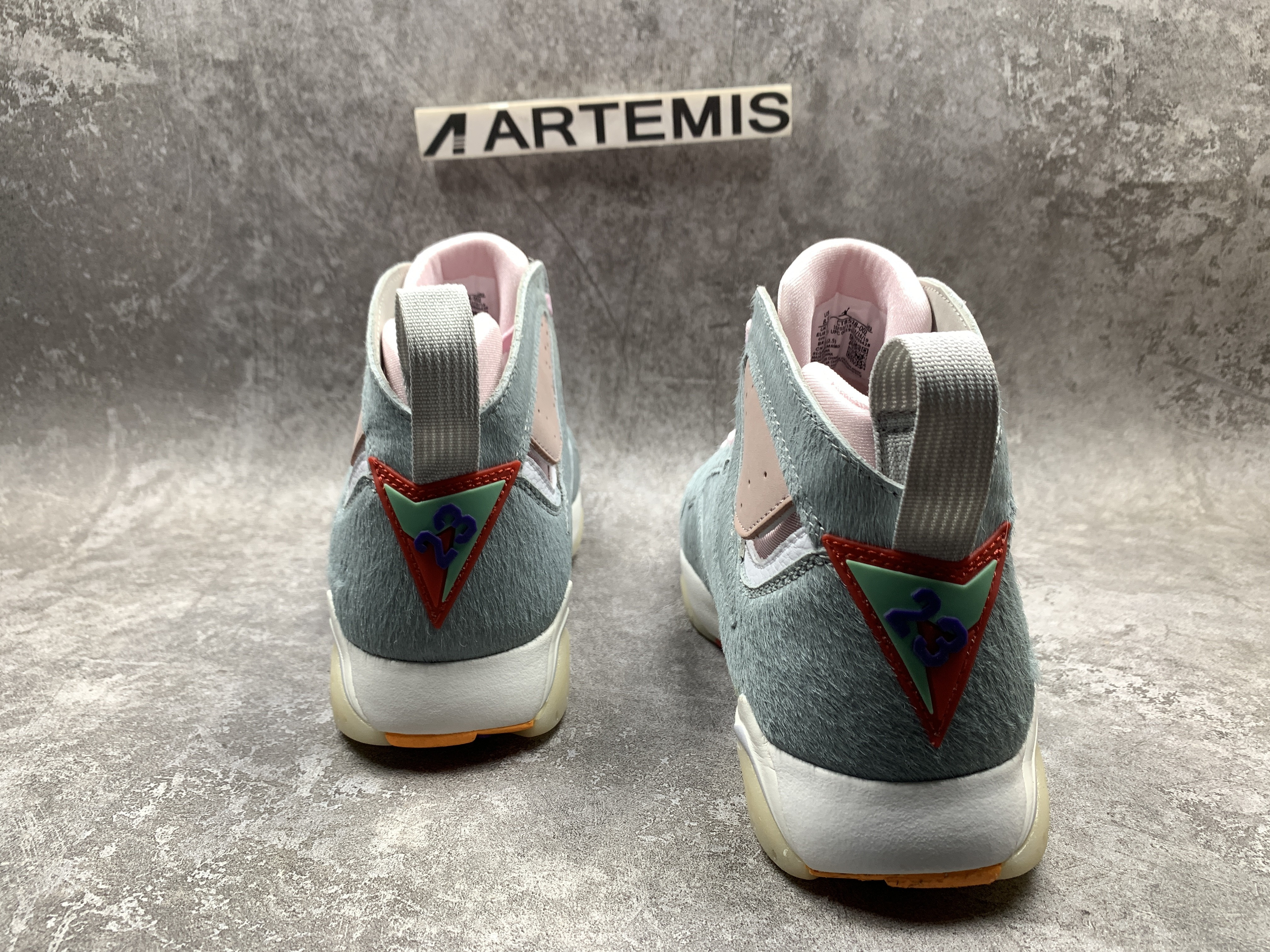 Air Jordan 7 Retro Neutral Grey