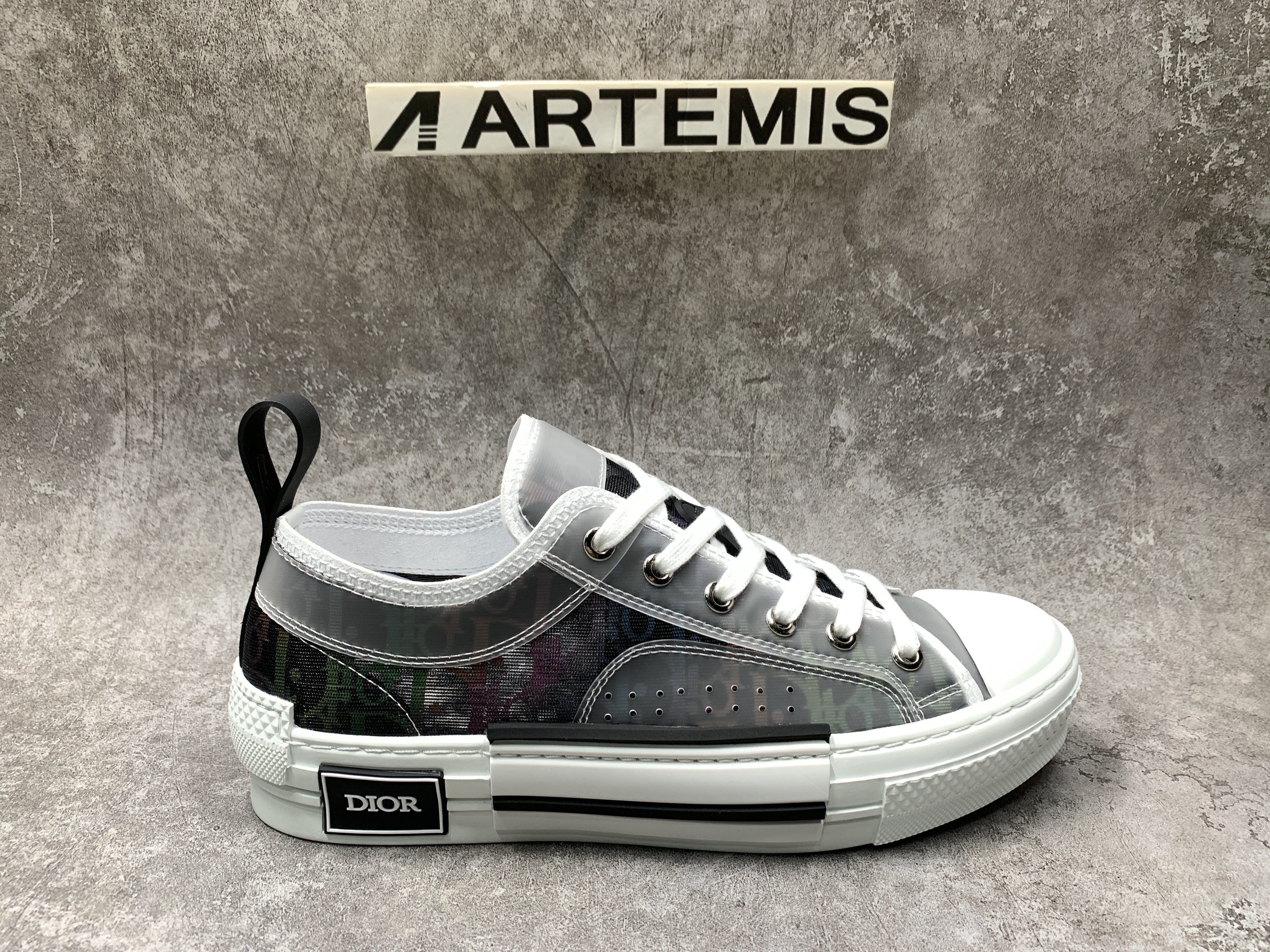 D*or b23 low blue black