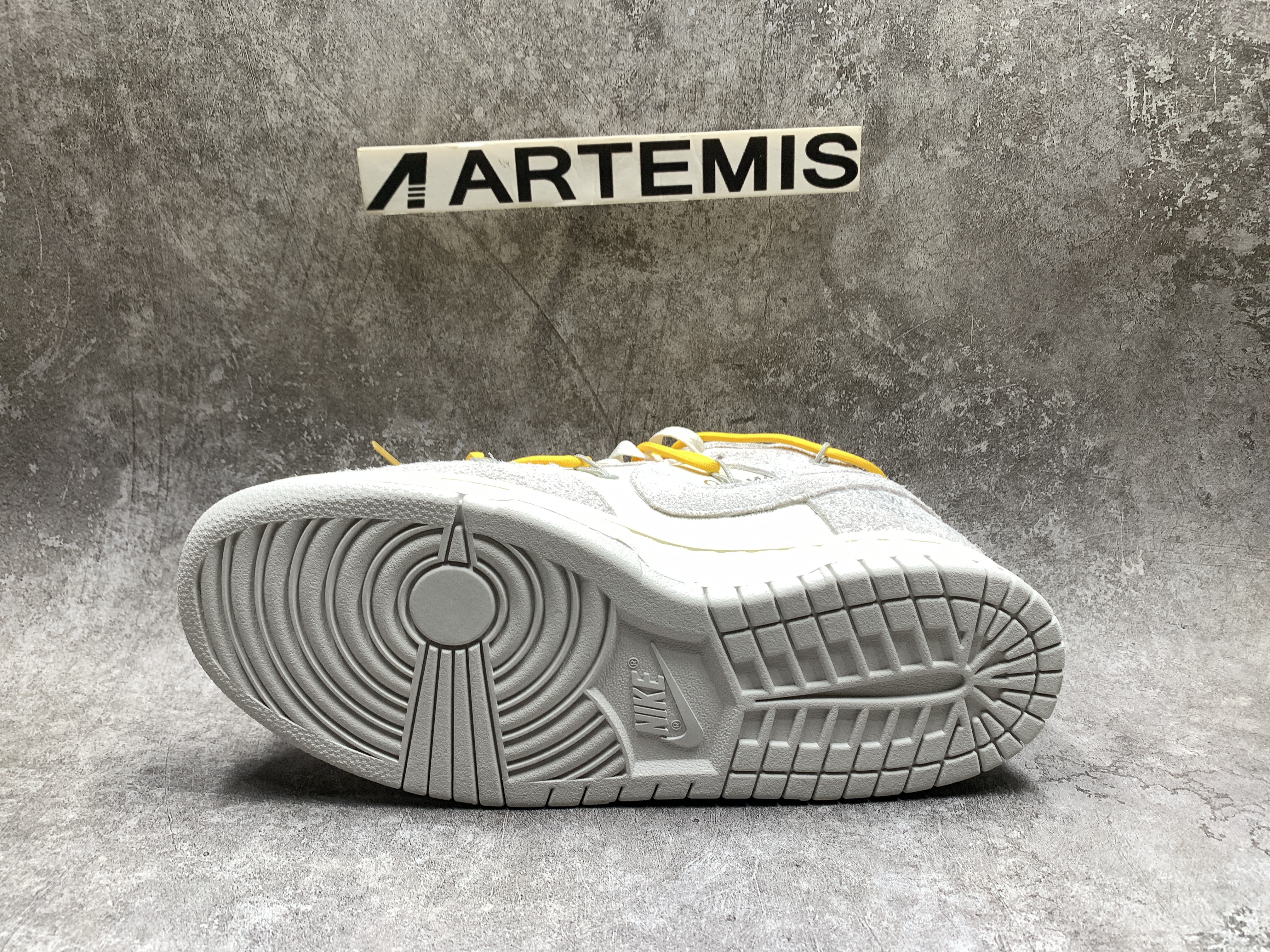 Off-White x Dunk Low Lot 39 of 50