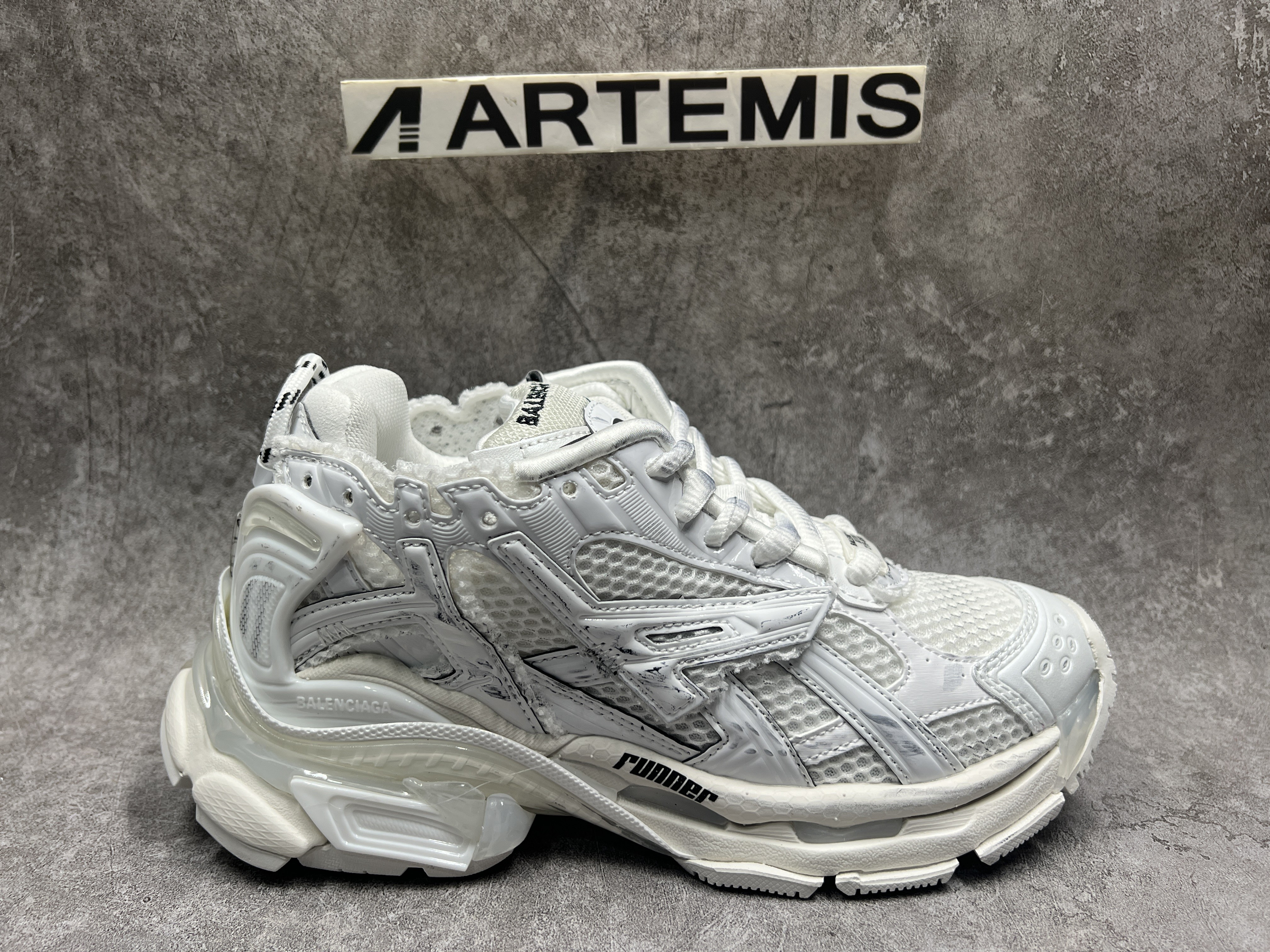 Balenciga Runner White