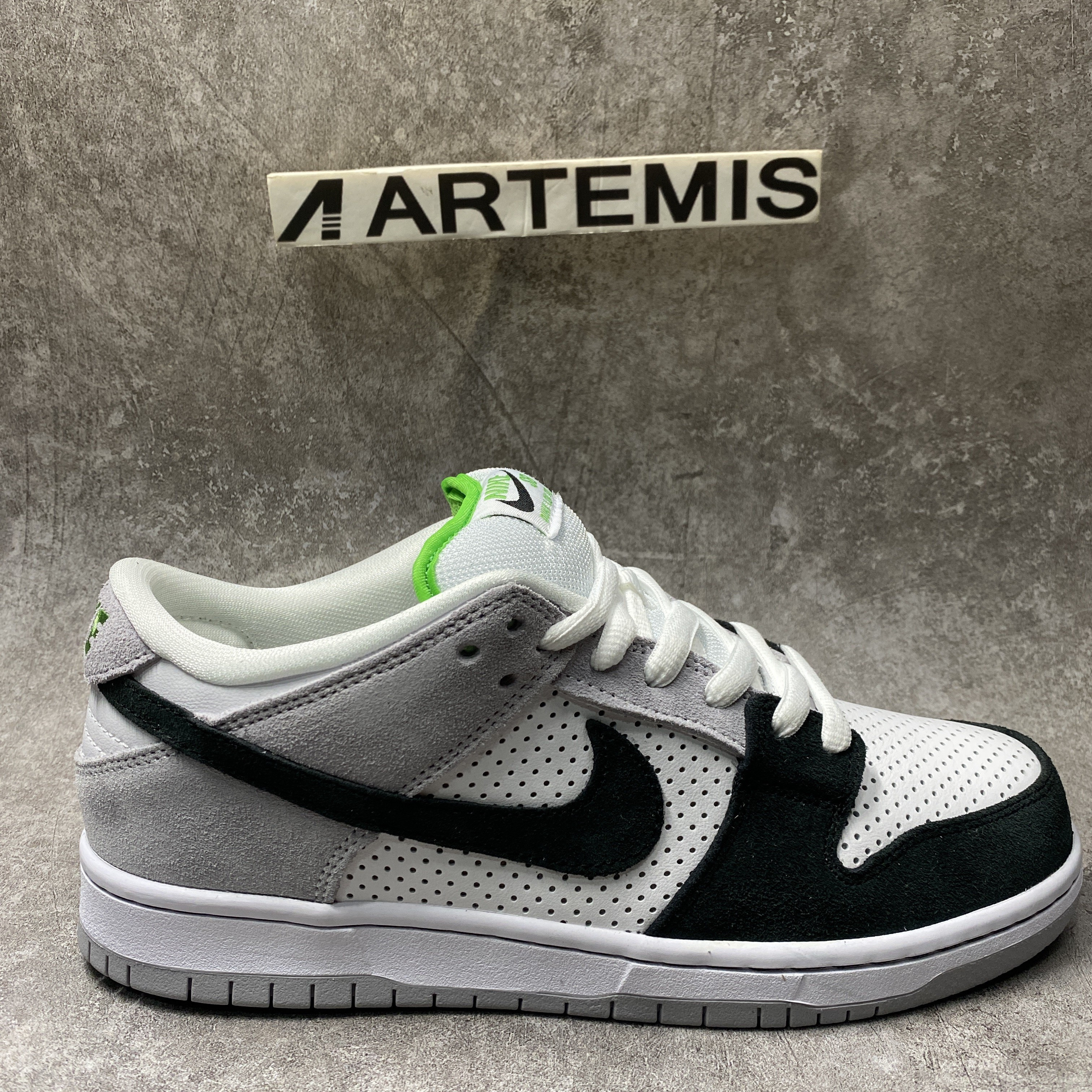 Nike SB Dunk Low Chlorophyll