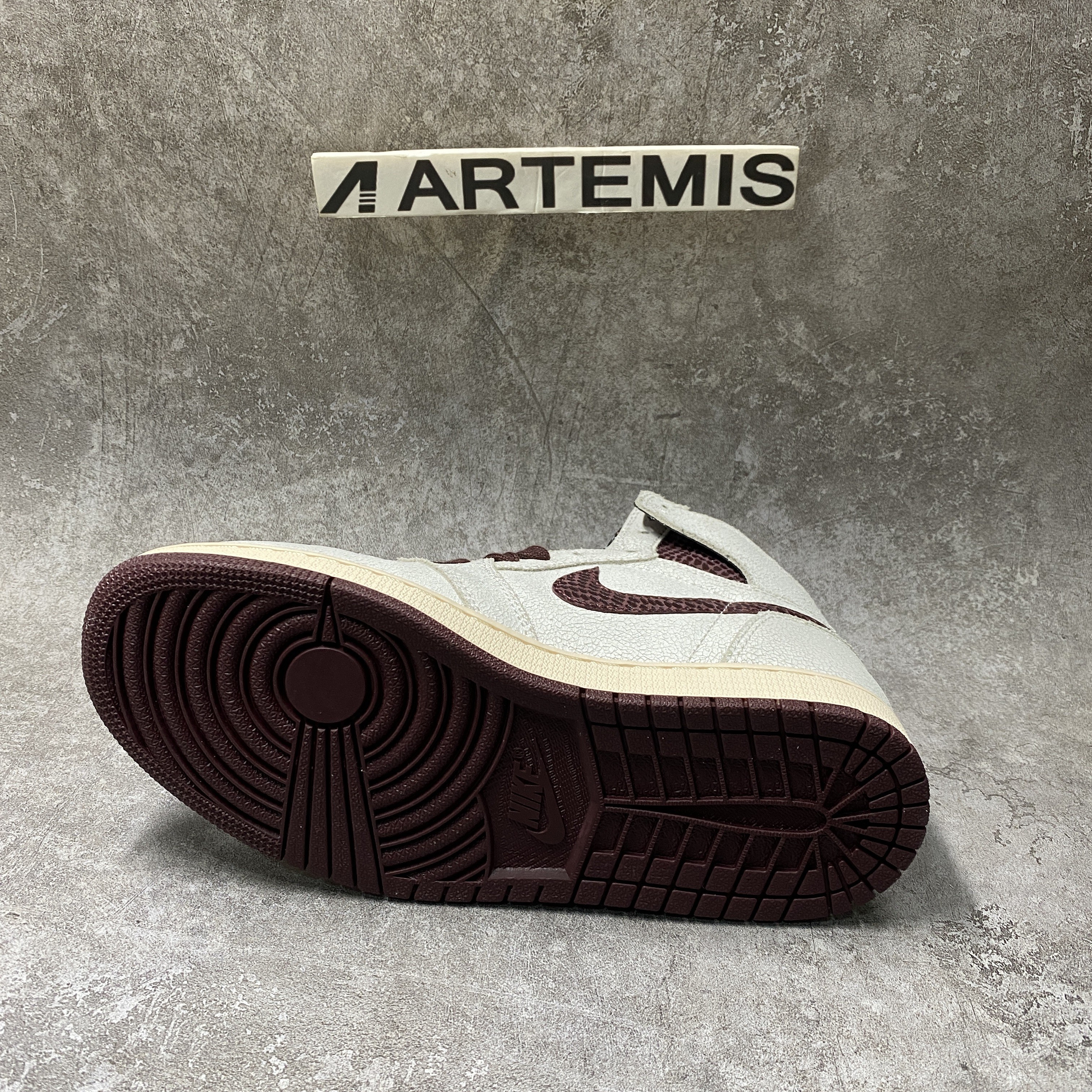 Air Jordan 1 Retro High OG A Ma Maniére