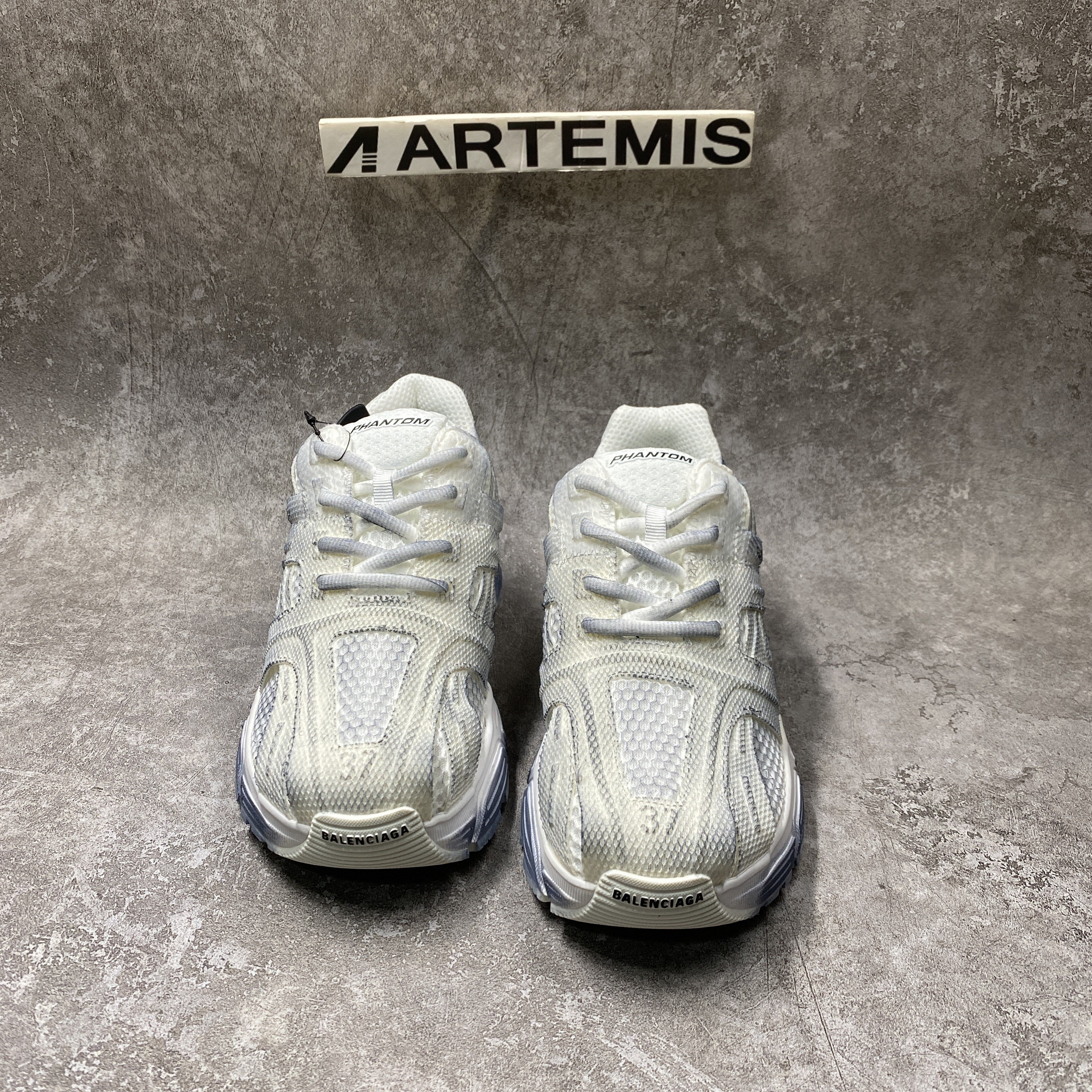 Balenciga Phantom Trainers Washed White