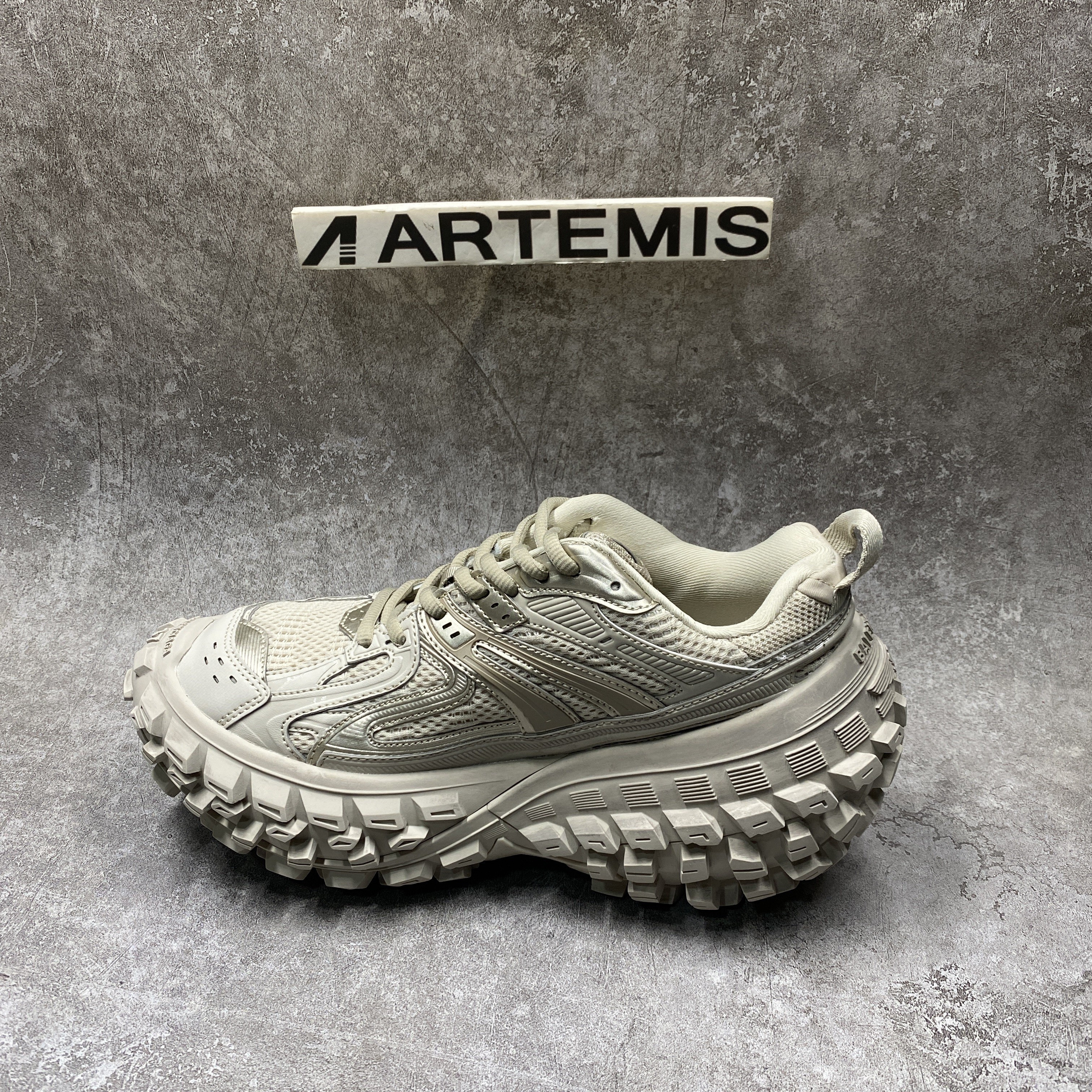 Balenciga Defender Beige