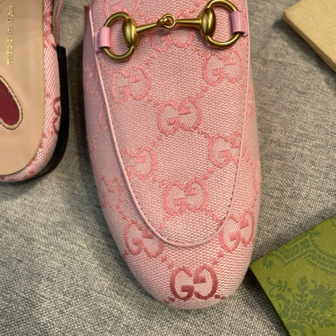 ua G*u*i princetown slipper