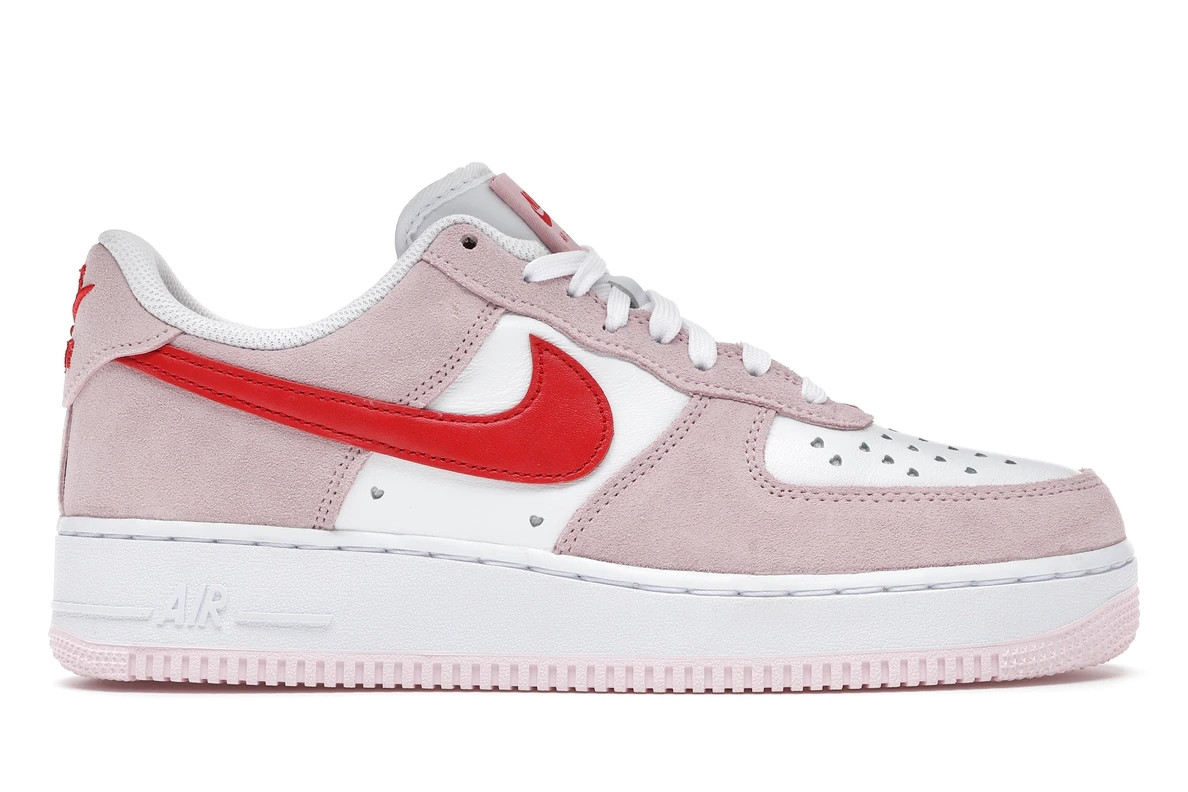 Nike Air Force 1 07 QS Valentine's Day Love Letter