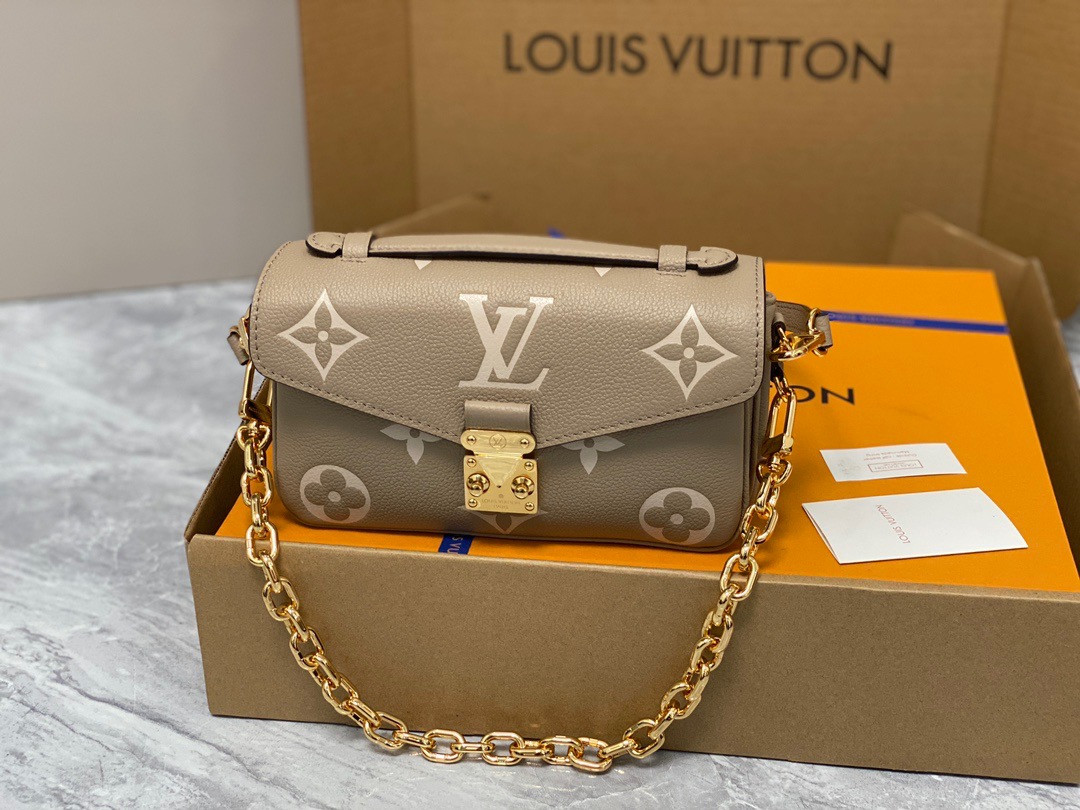 LV Pochette Métis East West M23081