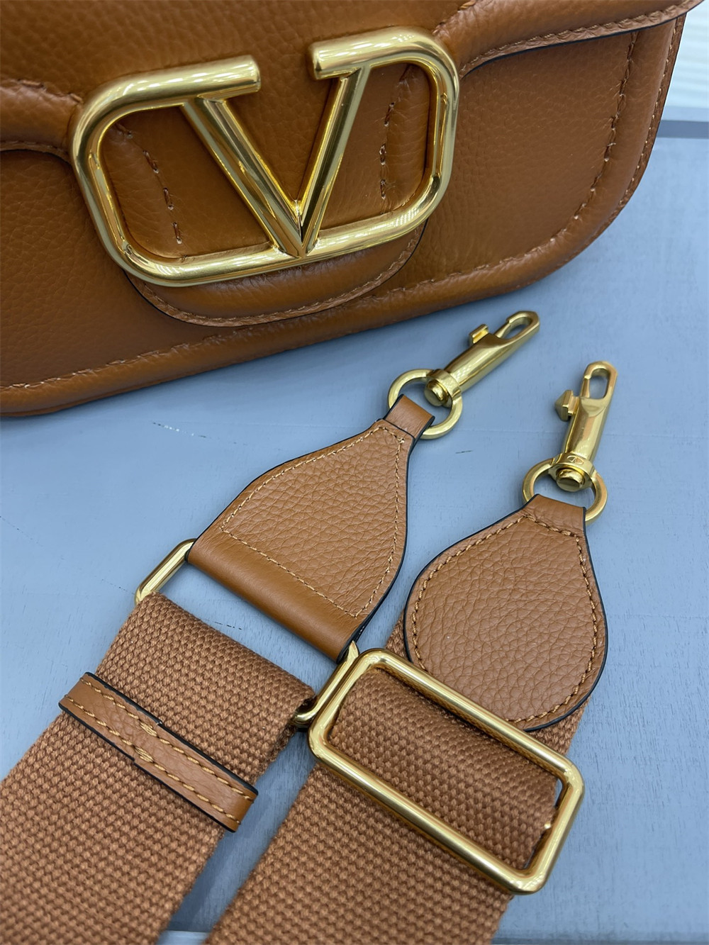 VALENTINO GARAVANI ALLTIME GRAINY CALFSKIN SHOULDER BAG BROWN