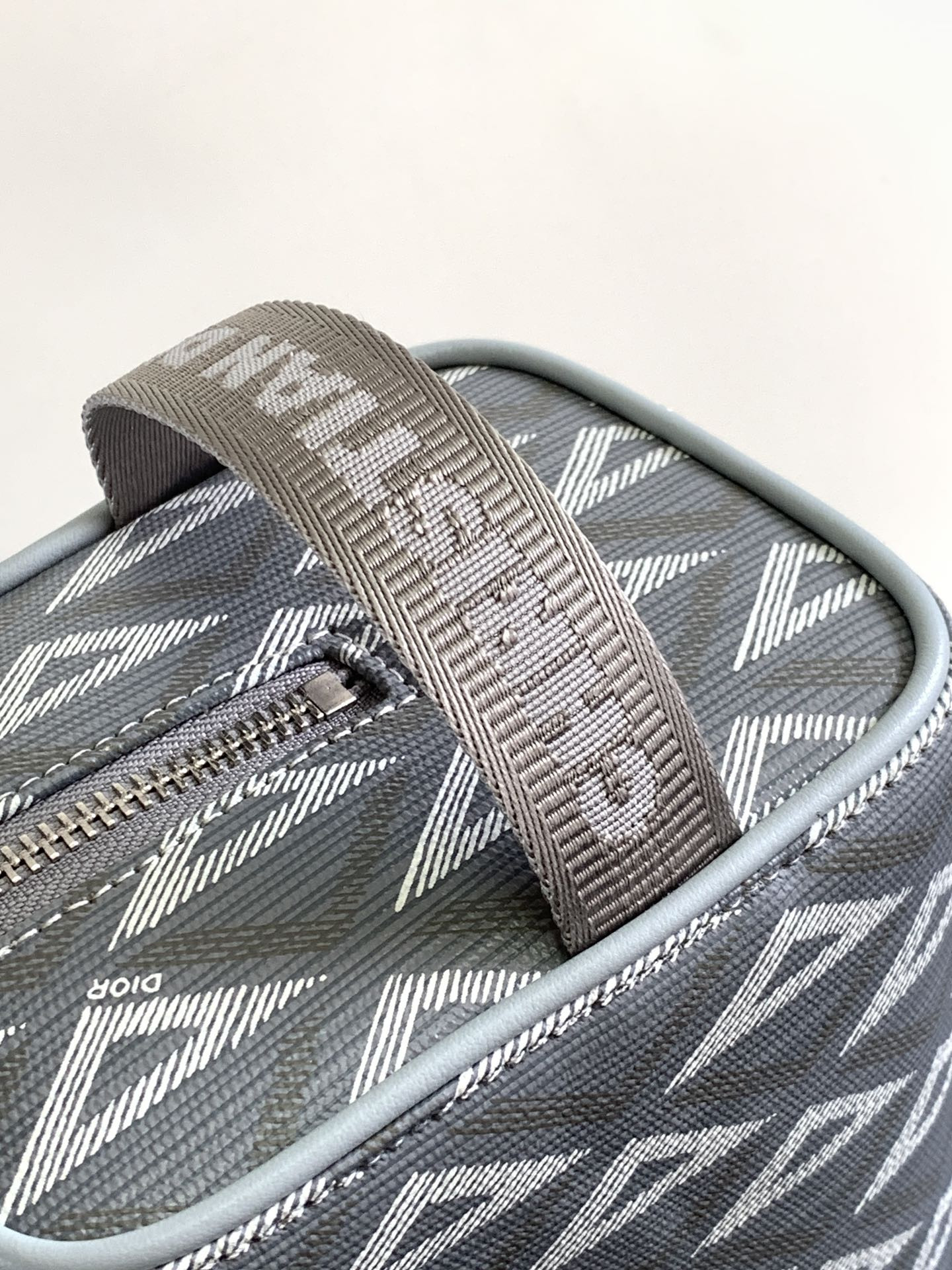 D*or lingot toiletry bag gray mirage technical fabric 8.5 x 5 x 4 inches