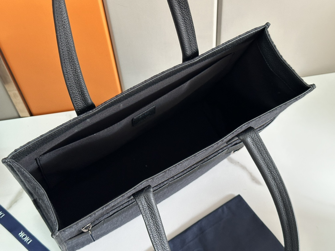 D*or safari tote bag black D*or oblique jacquard and grained calfskin 15.5 x 14 x 4.5 inches