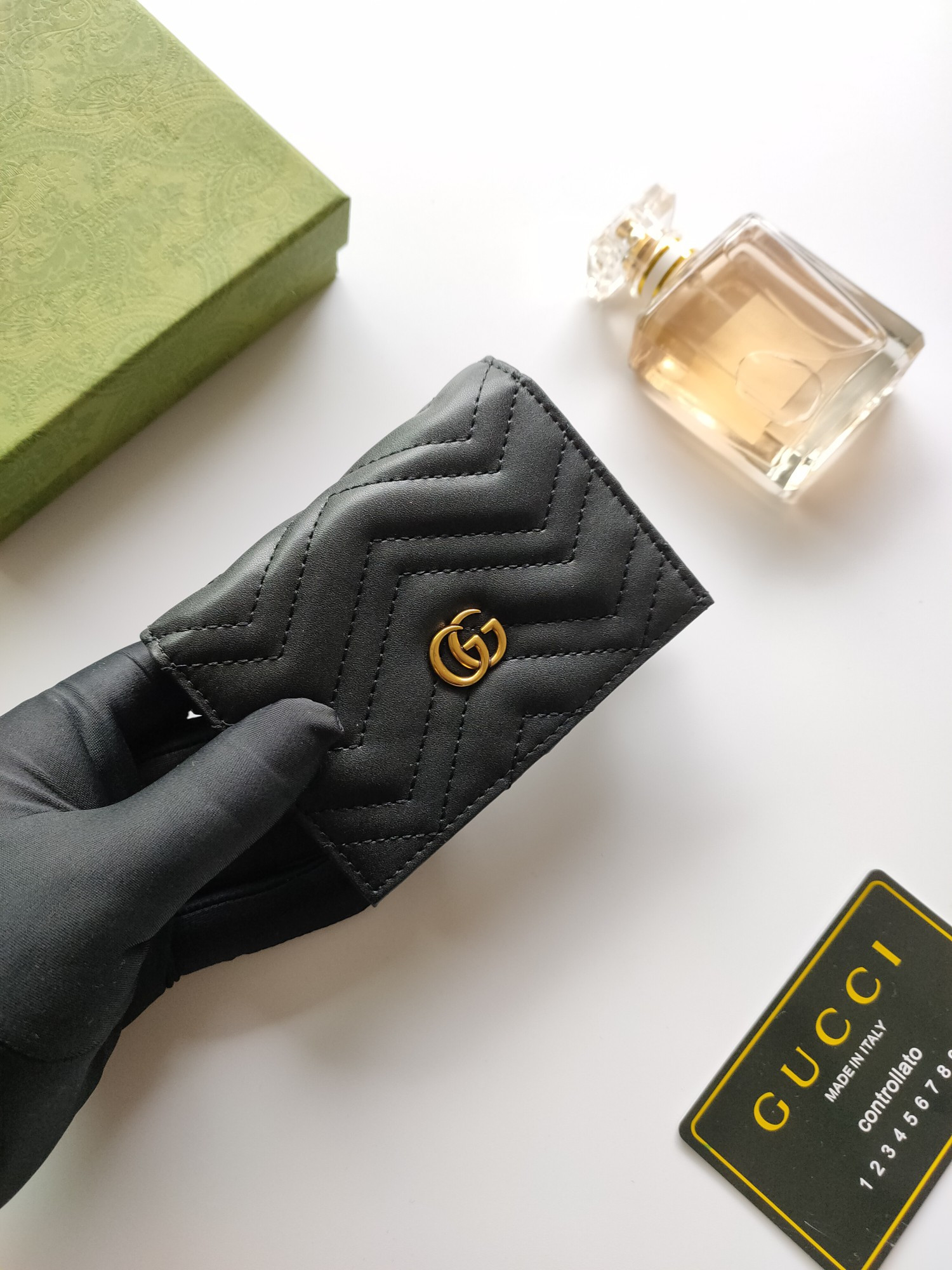 G*u*i gg card case wallet