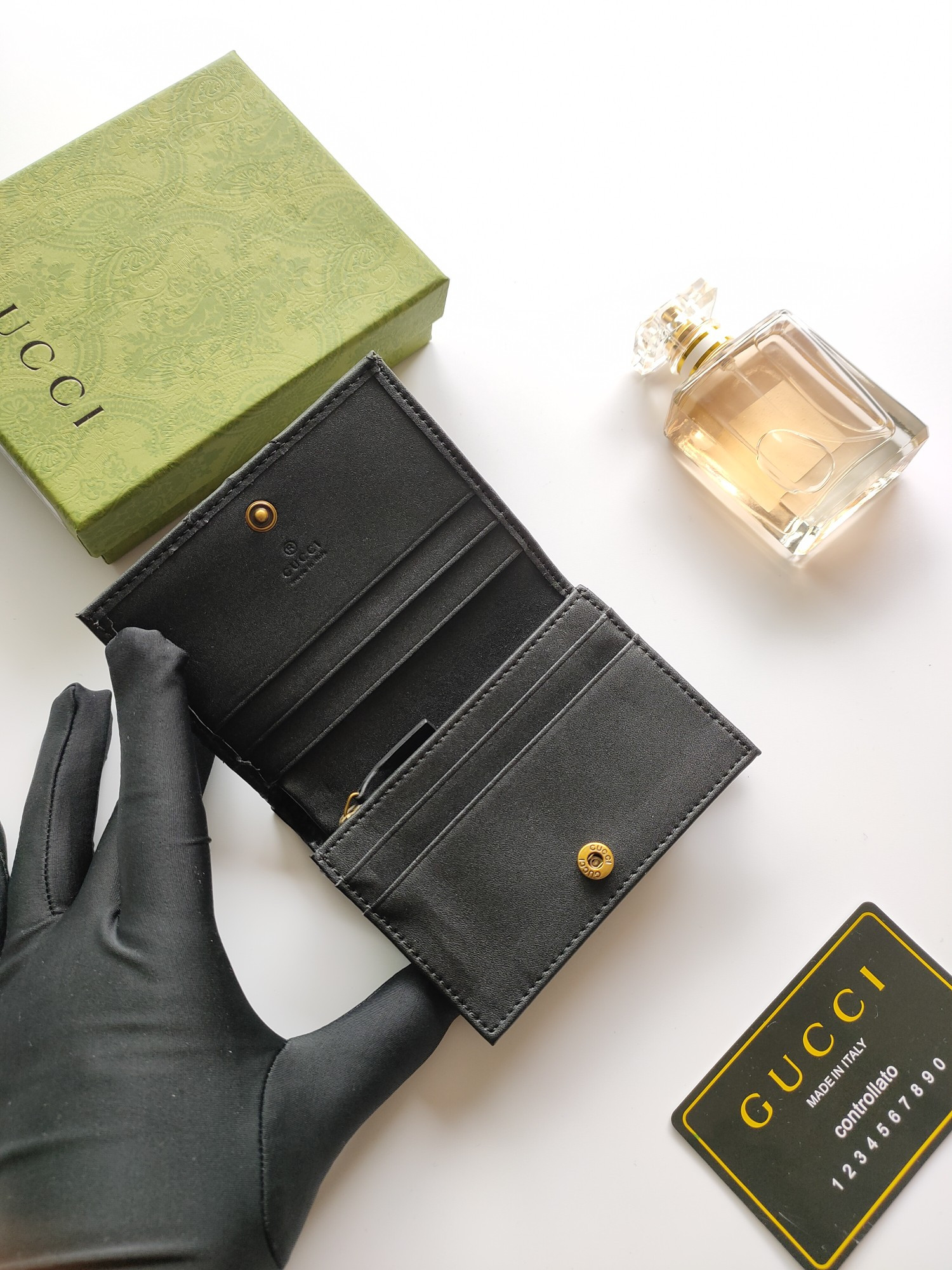 G*u*i gg card case wallet