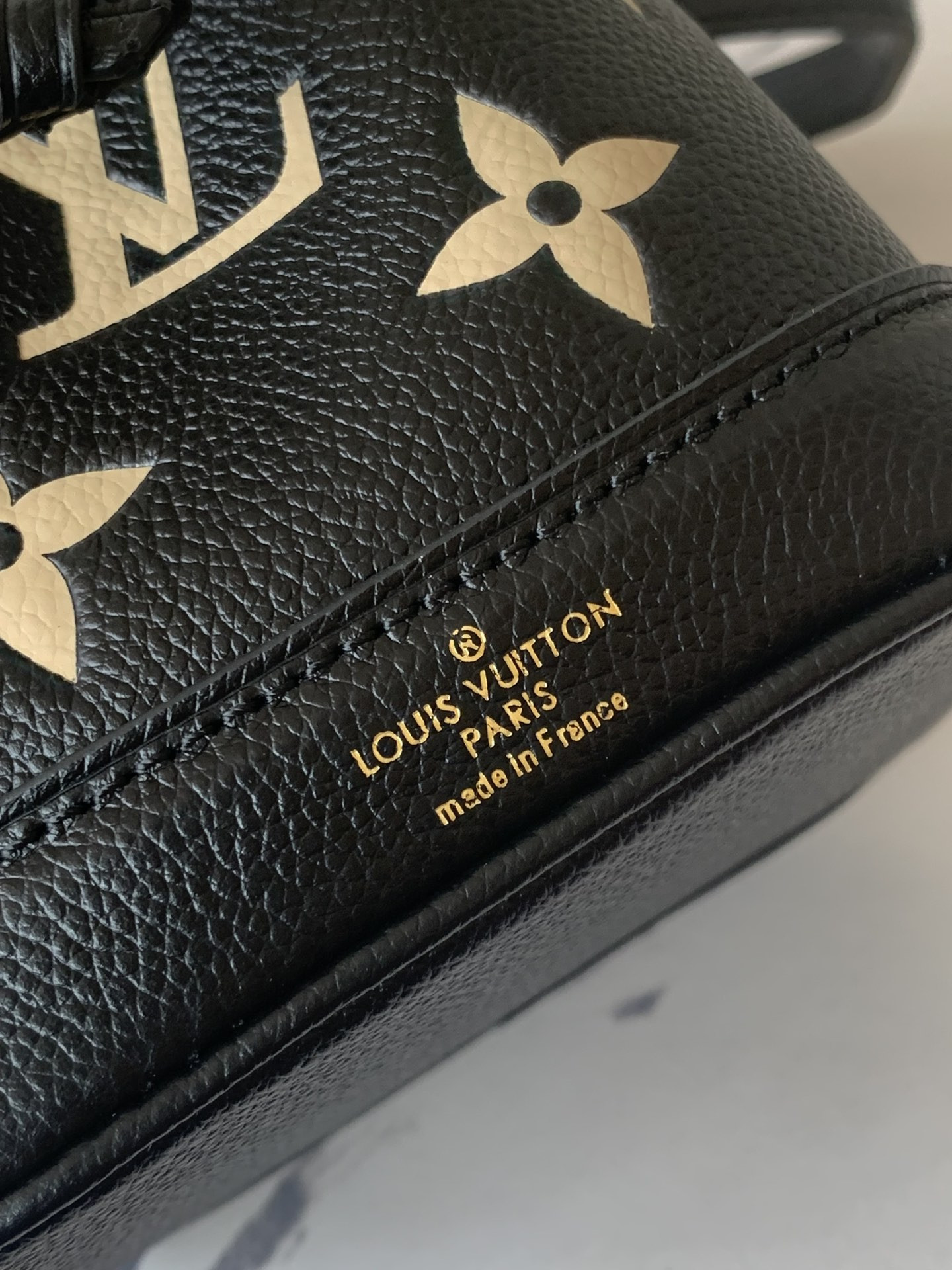 LV M46292 Nano Noé 5.1 x 6.3 x 3.9 inches