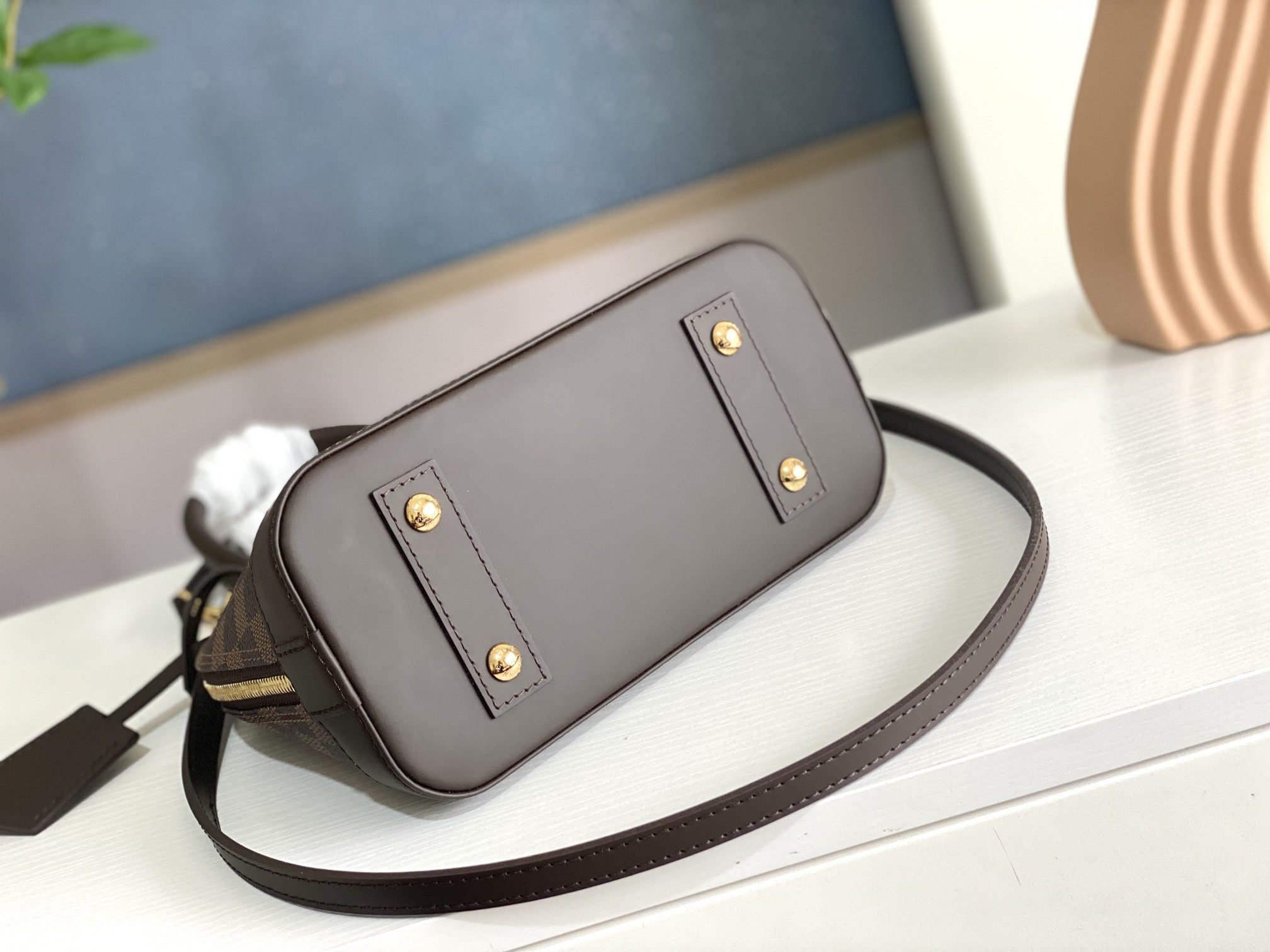 LV N41221 Alma BB 9.3 x 6.9 x 4.5 inches