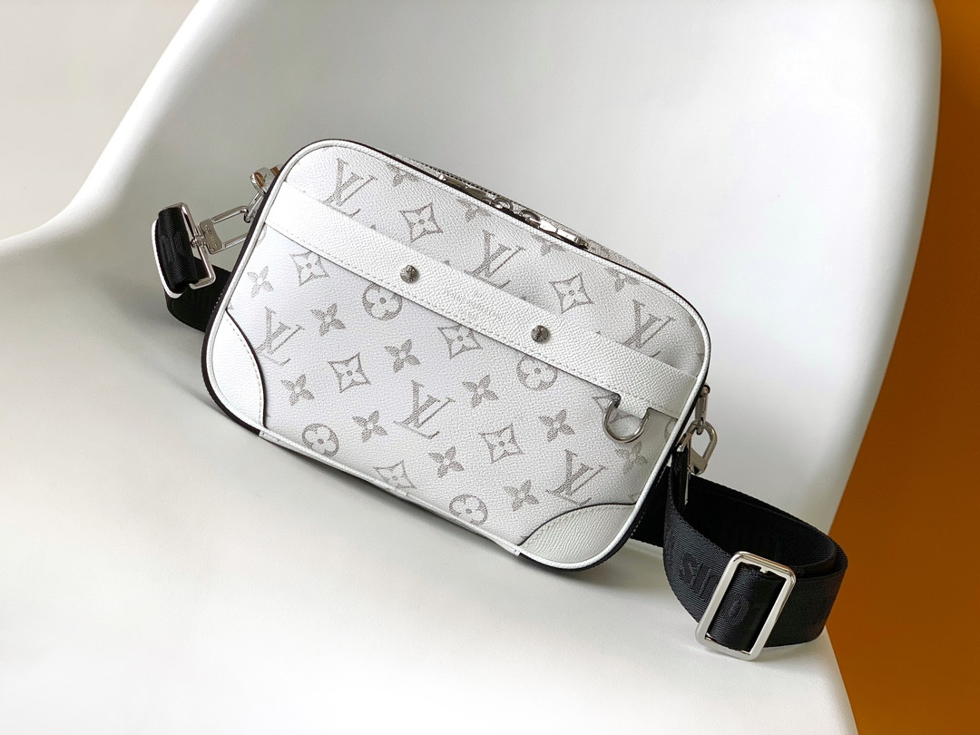 LV M31069 Alpha Messenger 9.4 x 6.3 x 3.1 inches