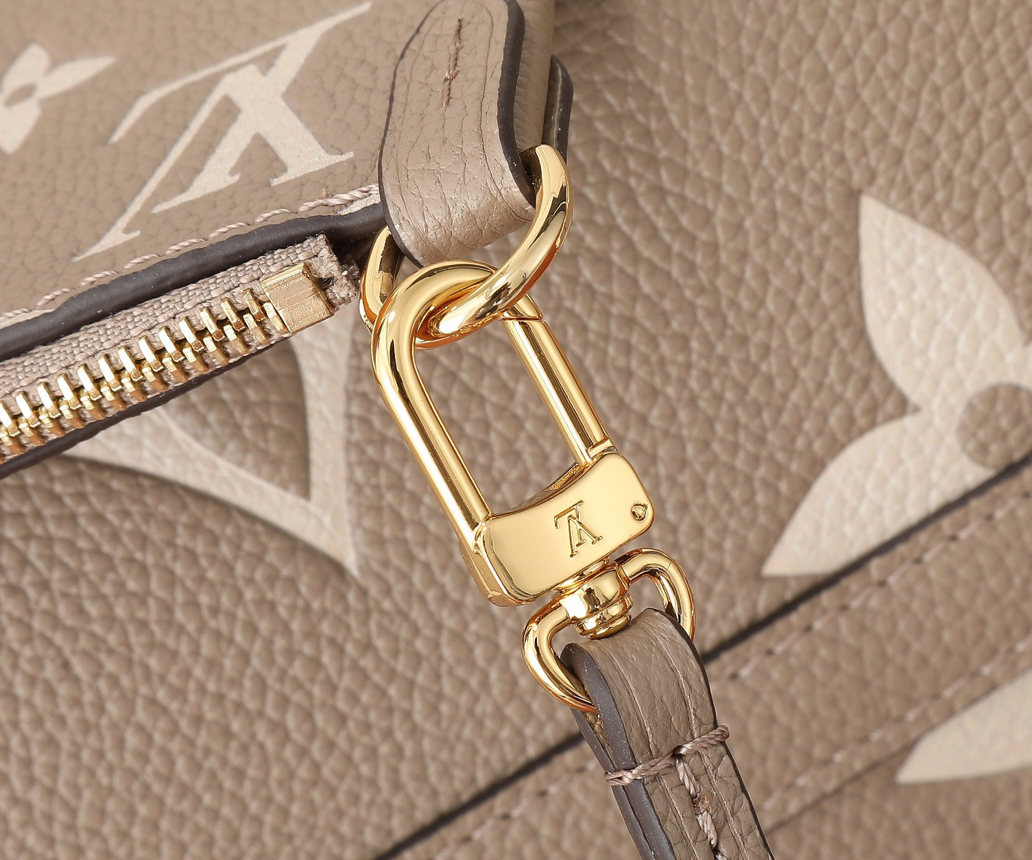 LV CarryAll PM M47180 11.6x9.4x4.7 inches