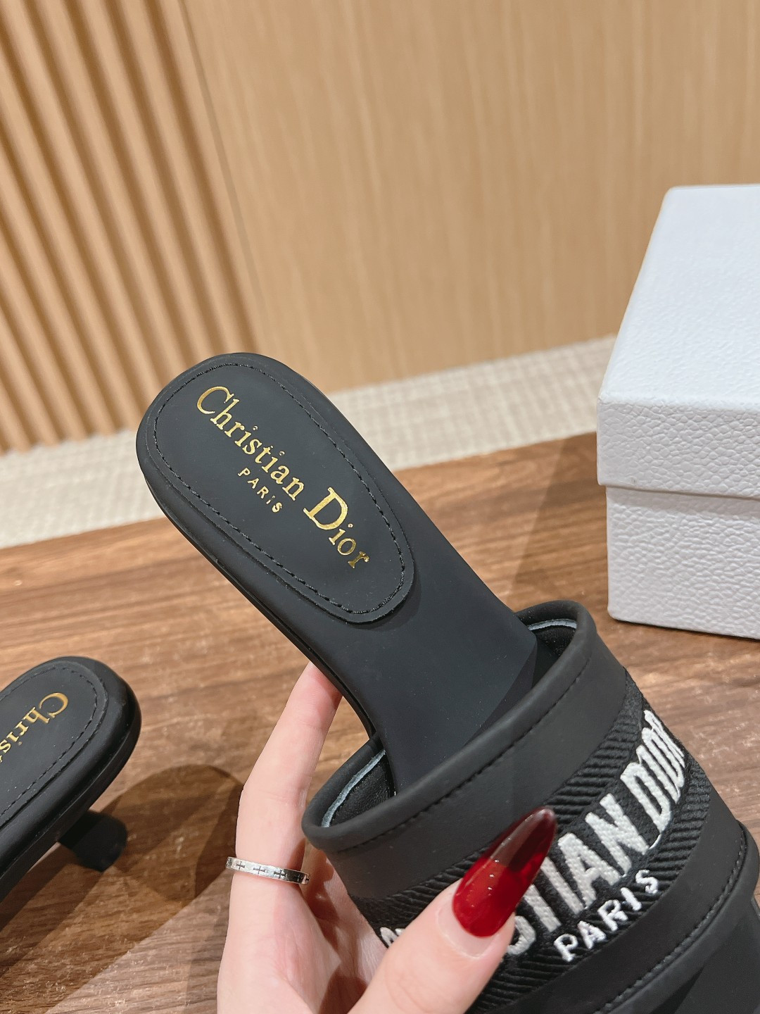 D*or dway heeled slide