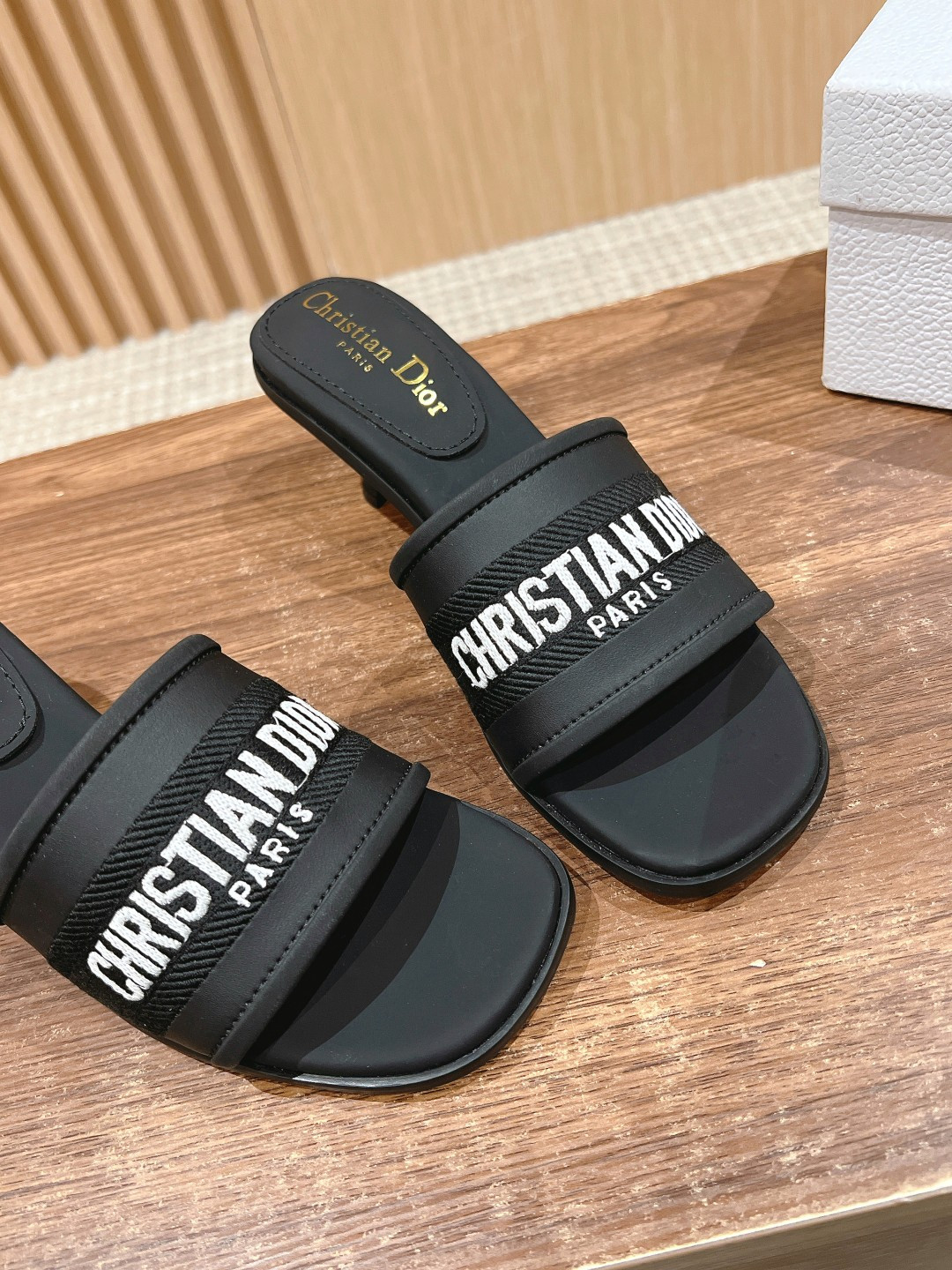 D*or dway heeled slide